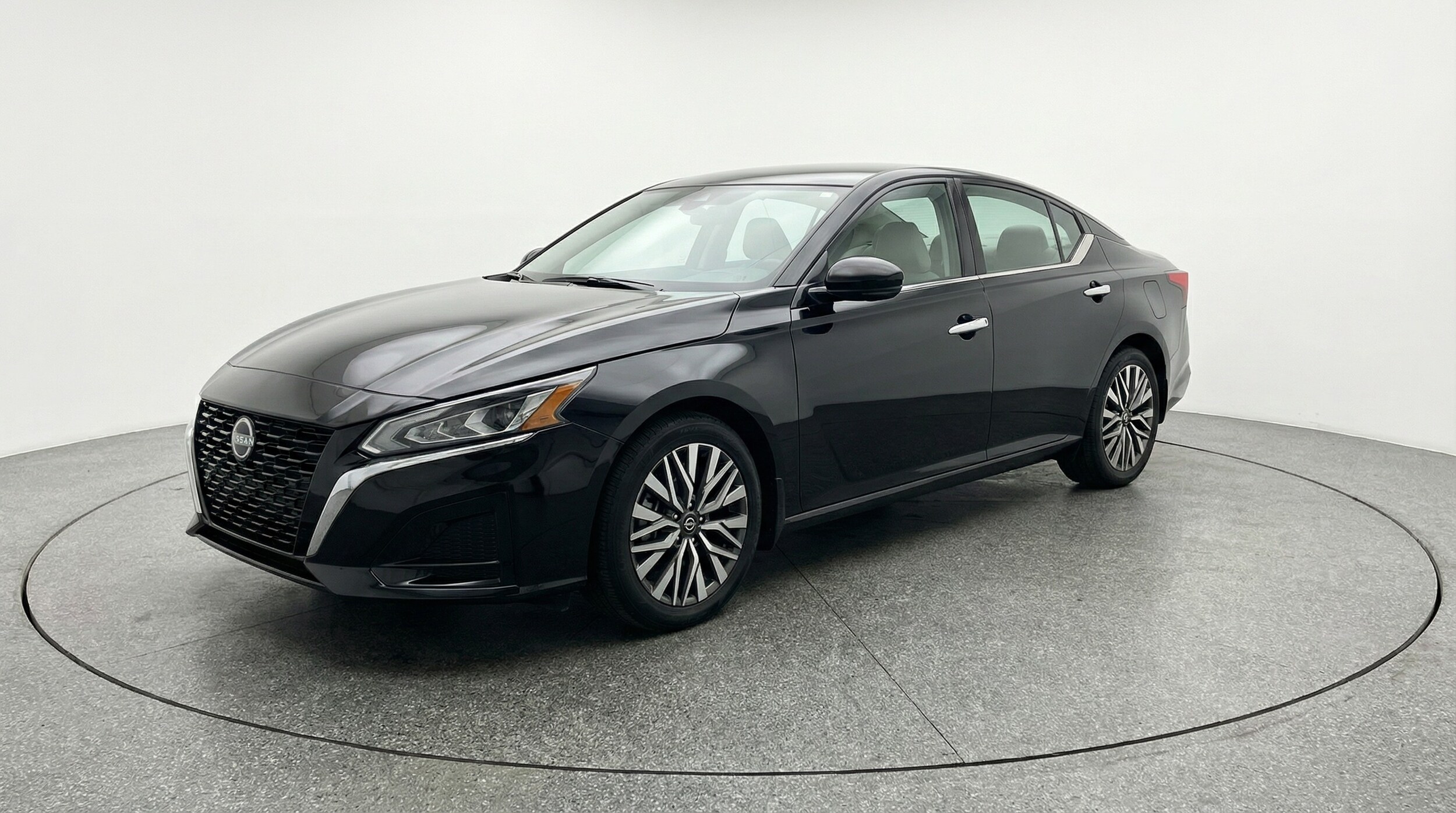 Thumbnail: 2025 Nissan Altima - 3