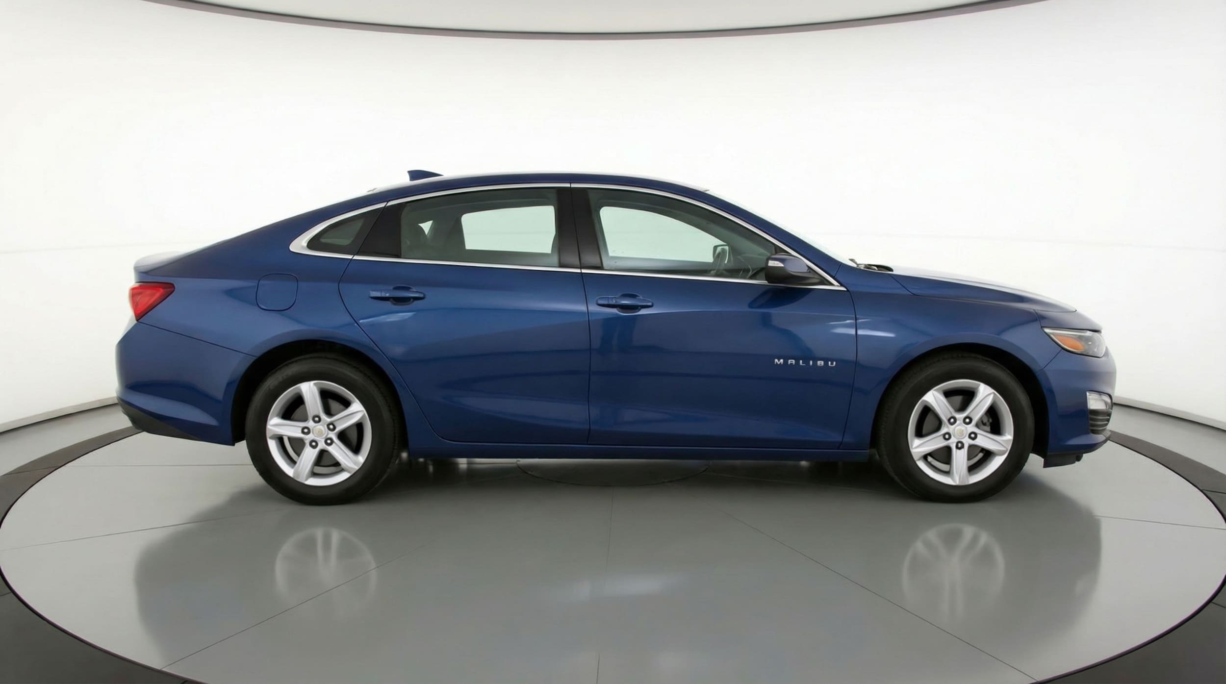 Thumbnail: 2024 Chevrolet Malibu - 8