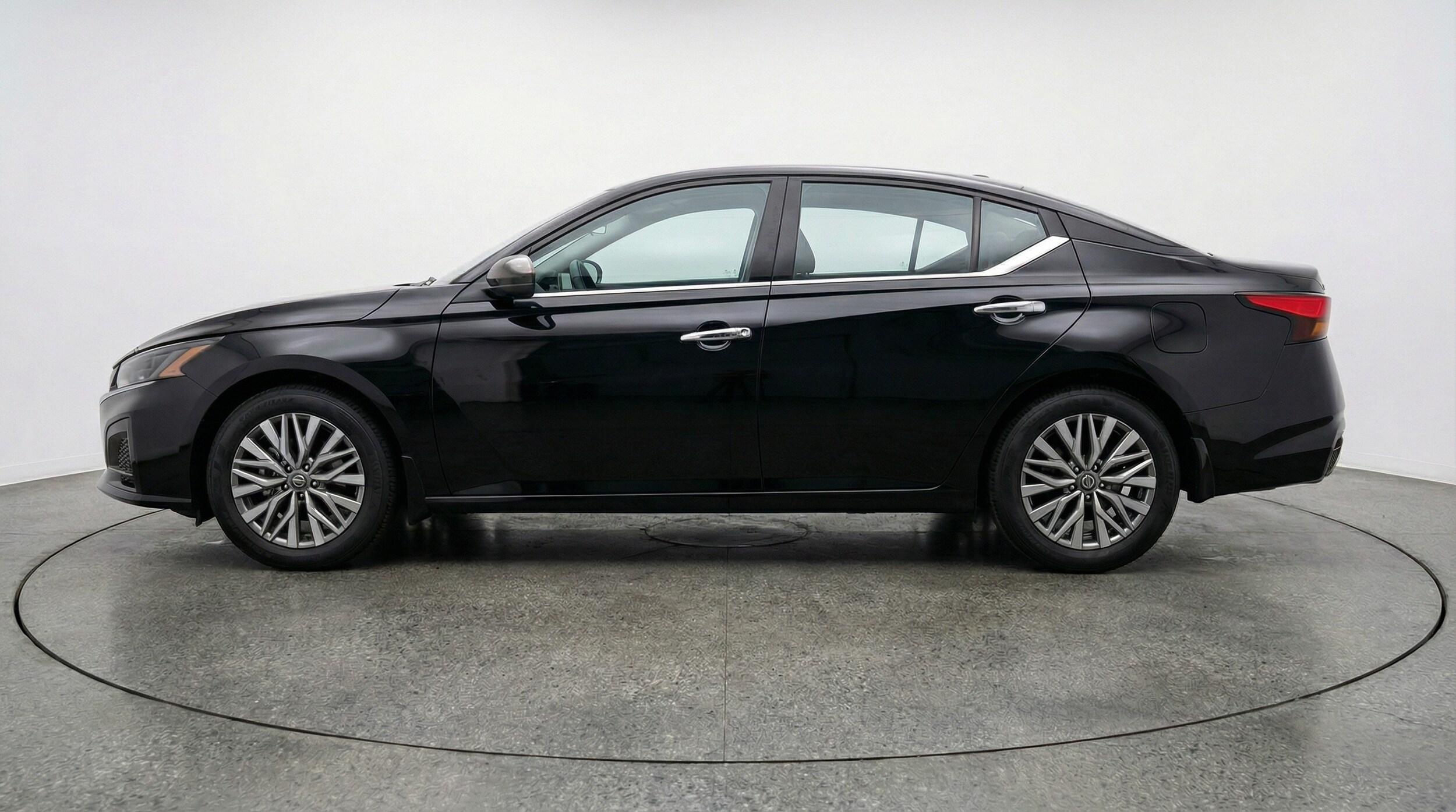 Thumbnail: 2025 Nissan Altima - 4