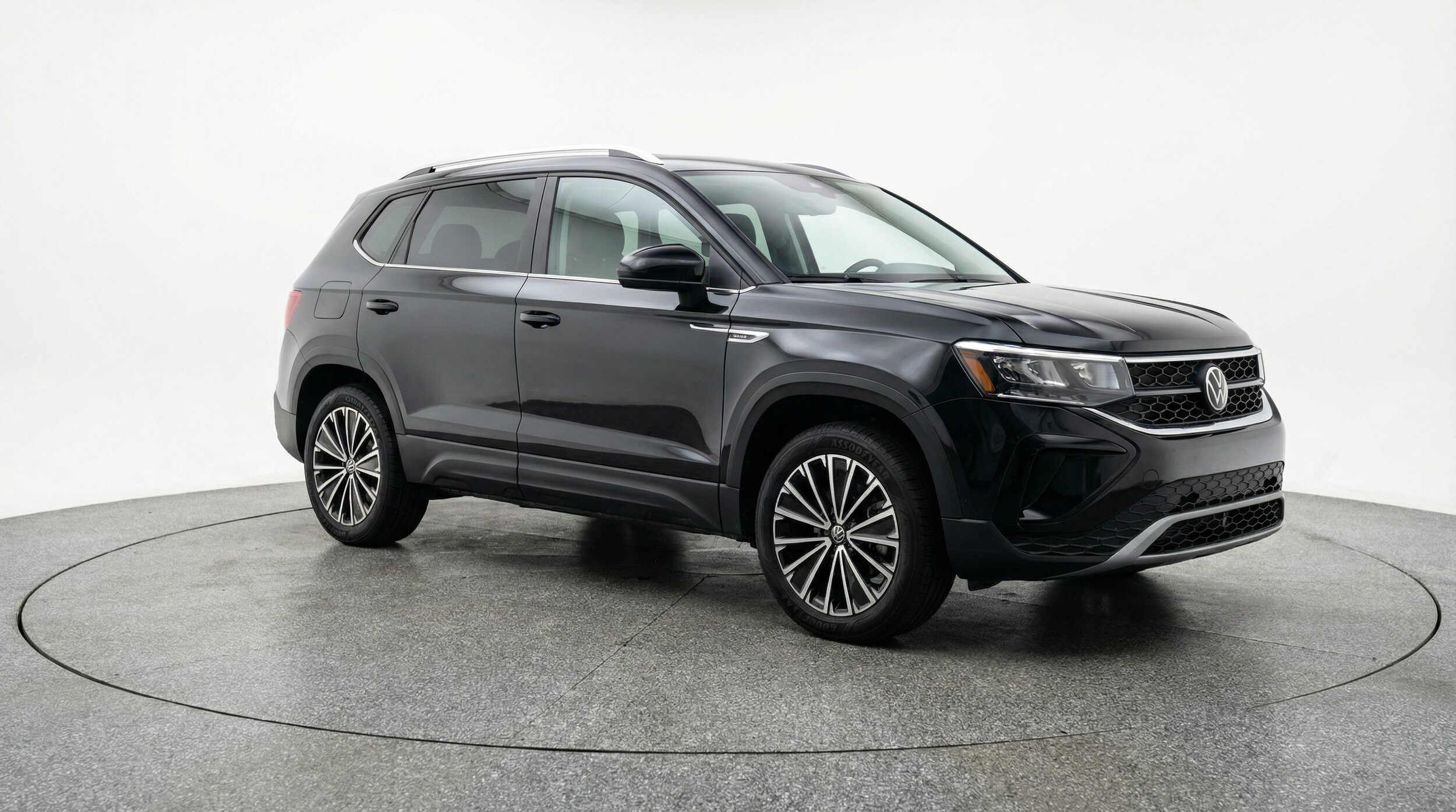 Thumbnail: 2025 Volkswagen Taos - 1