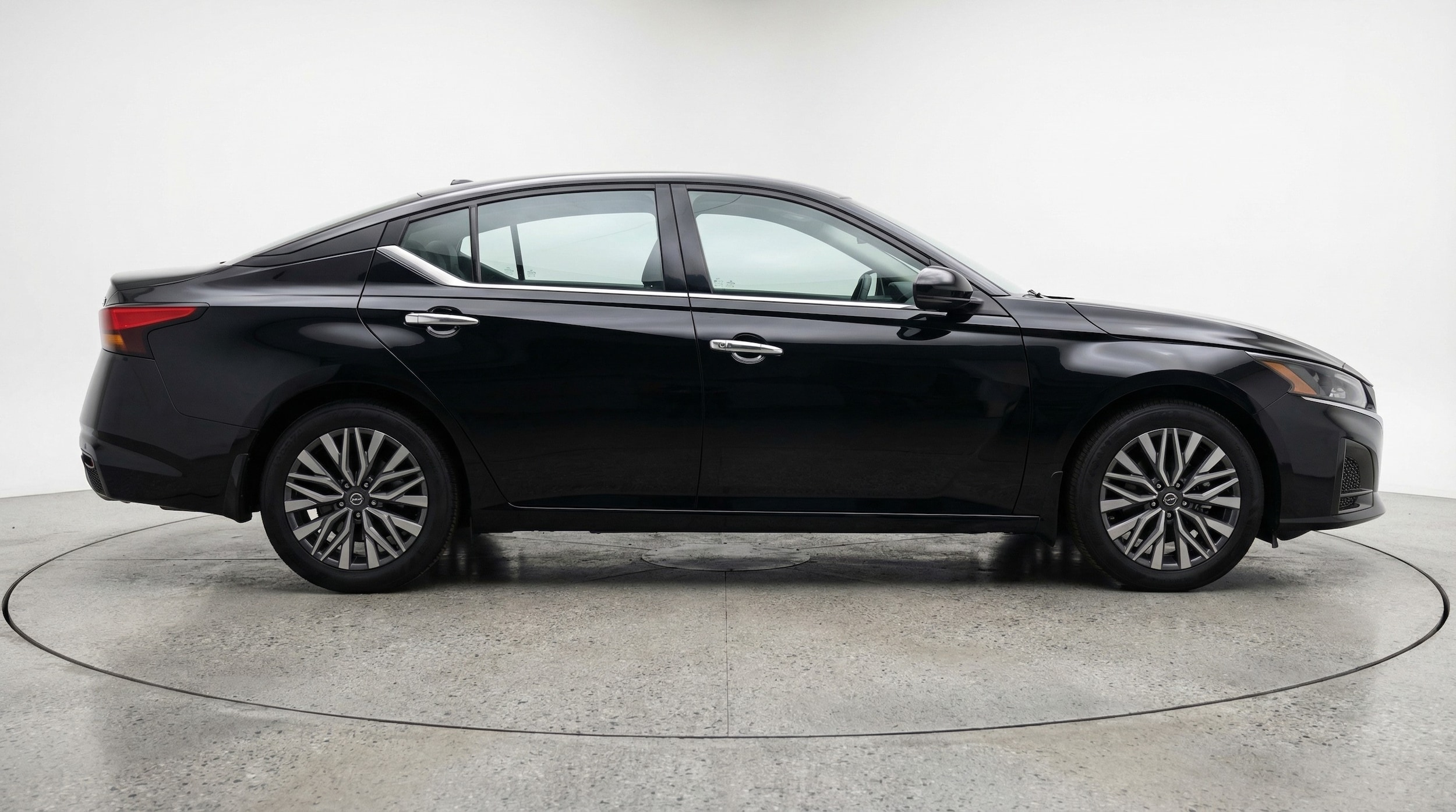 Thumbnail: 2025 Nissan Altima - 8