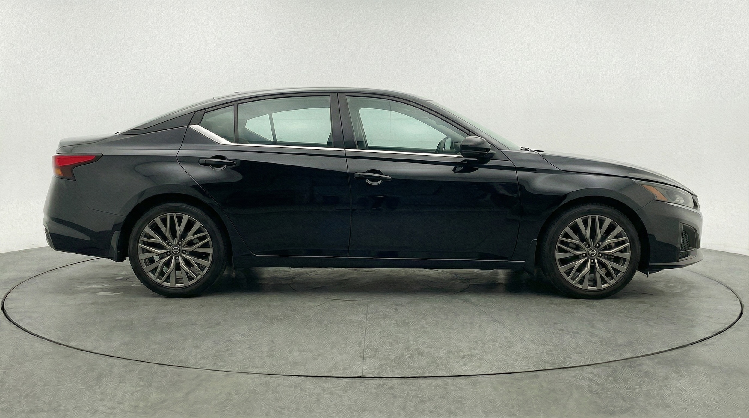 Thumbnail: 2025 Nissan Altima - 8