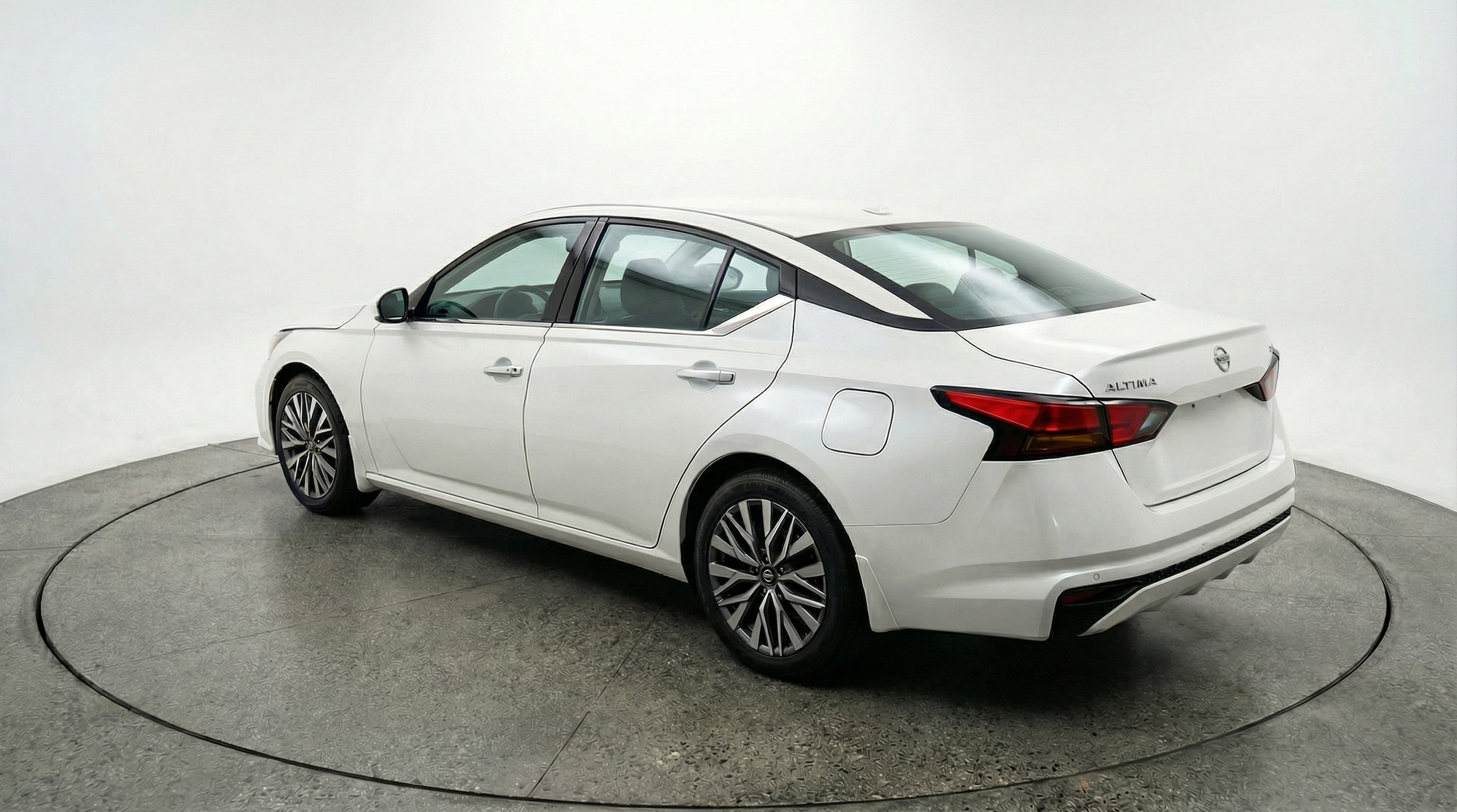 Thumbnail: 2025 Nissan Altima - 5