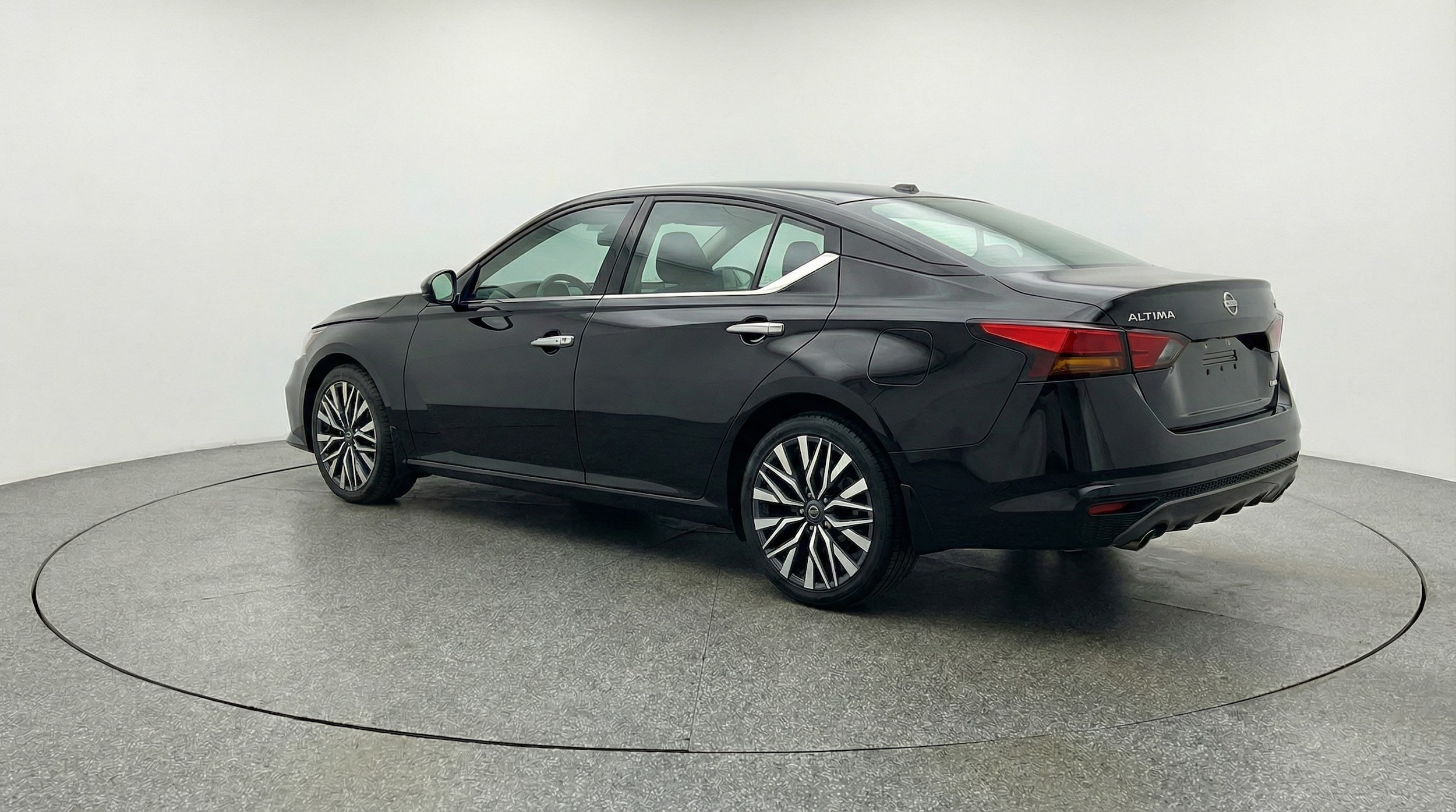 Thumbnail: 2025 Nissan Altima - 5