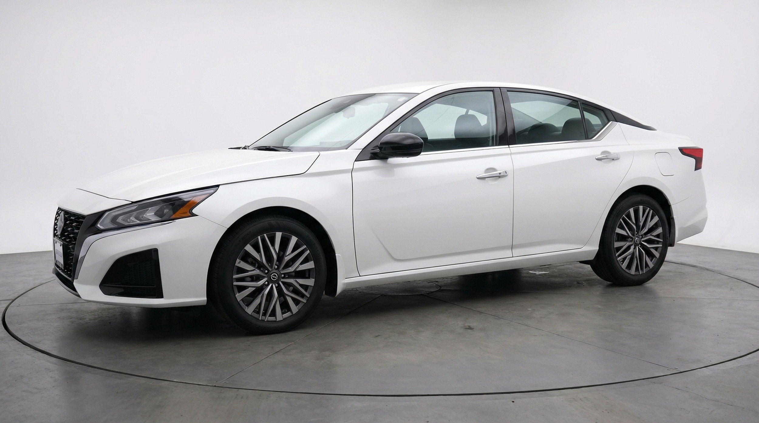 Thumbnail: 2025 Nissan Altima - 3