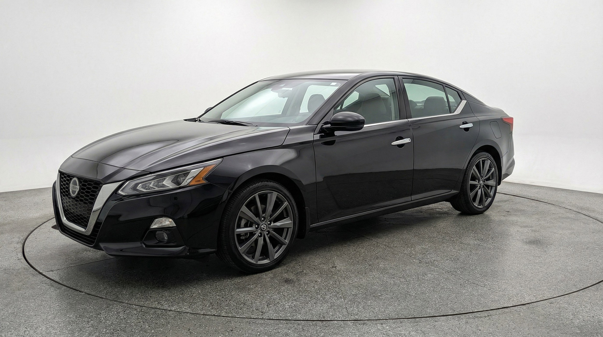 Thumbnail: 2025 Nissan Altima - 3