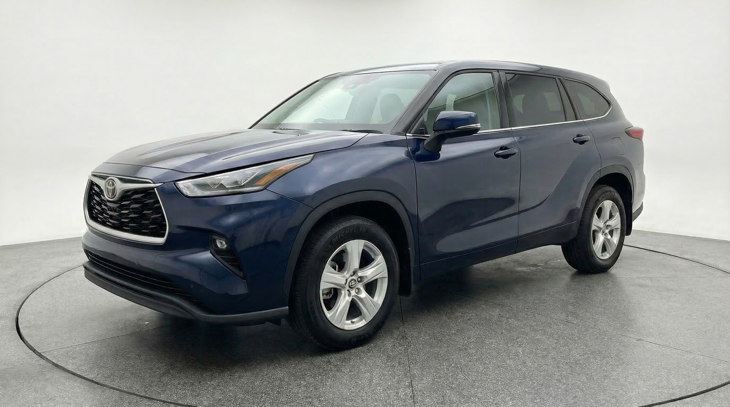 Thumbnail: 2025 Toyota Highlander - 3