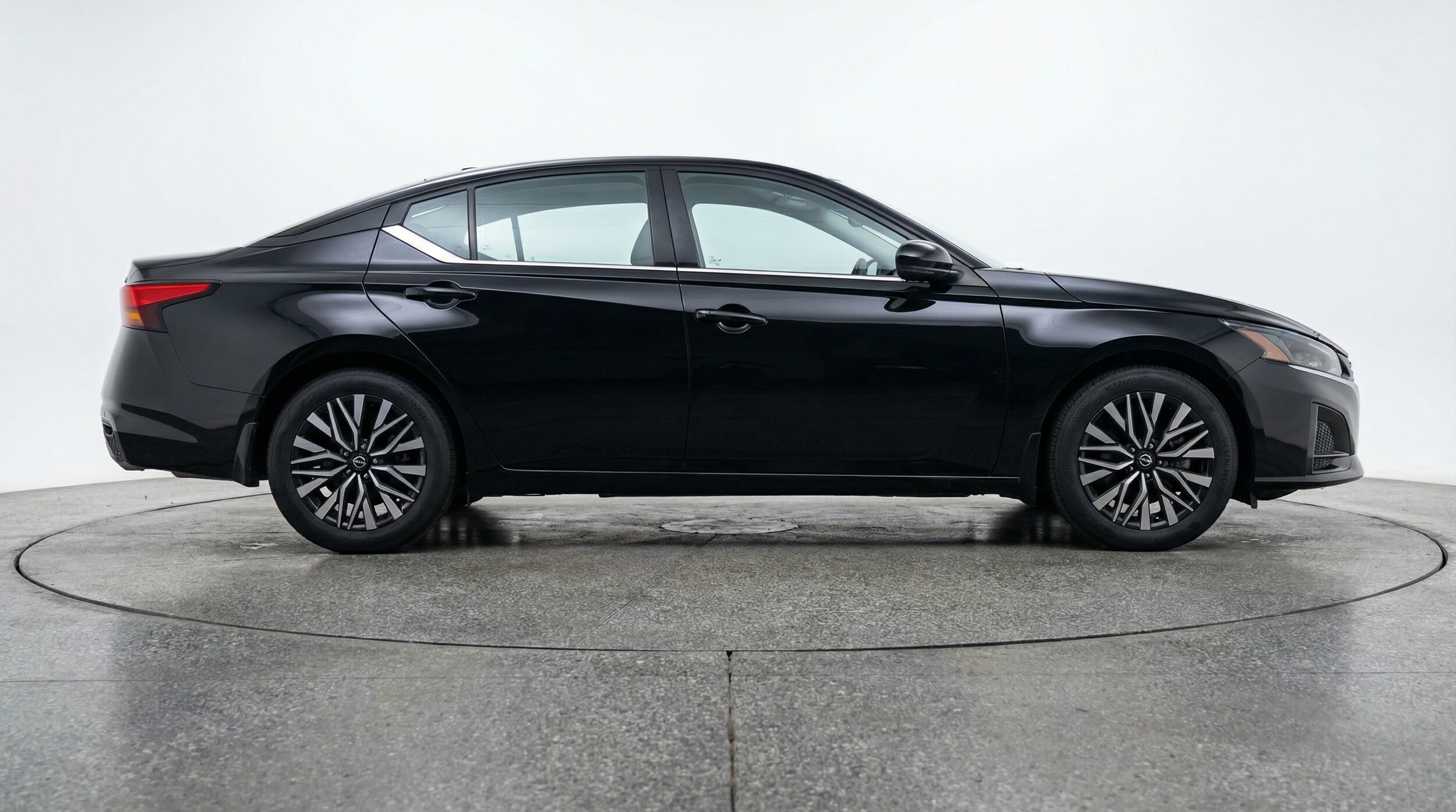 Thumbnail: 2025 Nissan Altima - 8