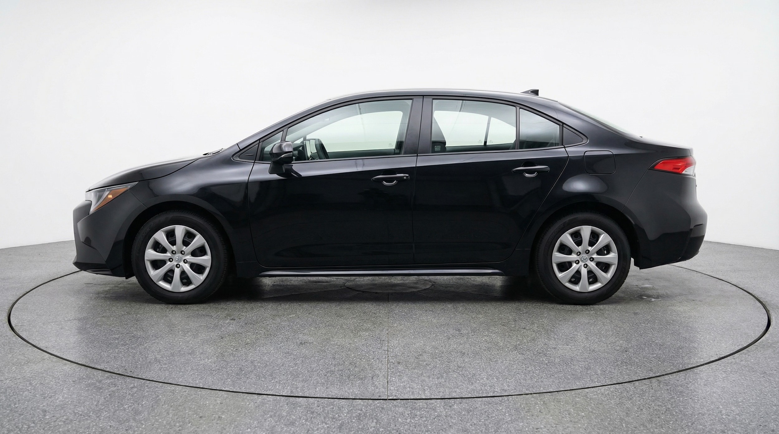 Thumbnail: 2025 Toyota Corolla - 4