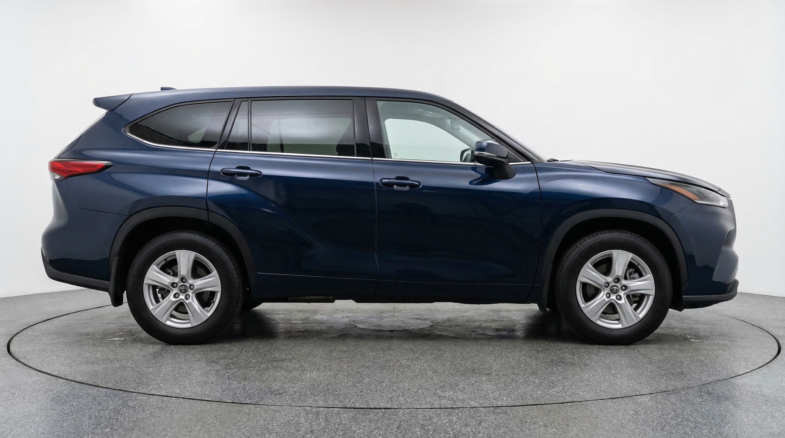 Thumbnail: 2025 Toyota Highlander - 8