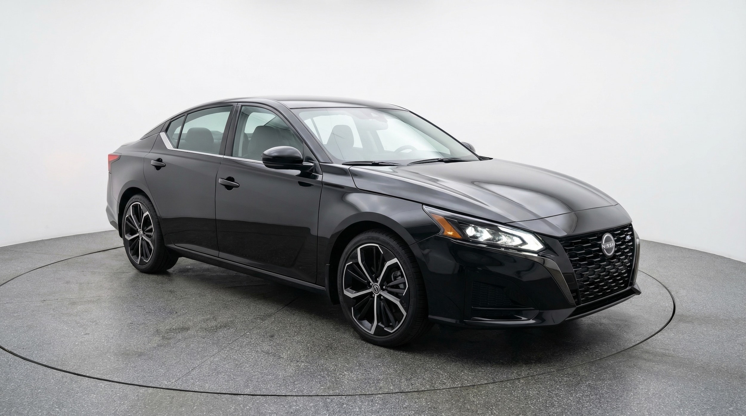 2025 Nissan Altima SR