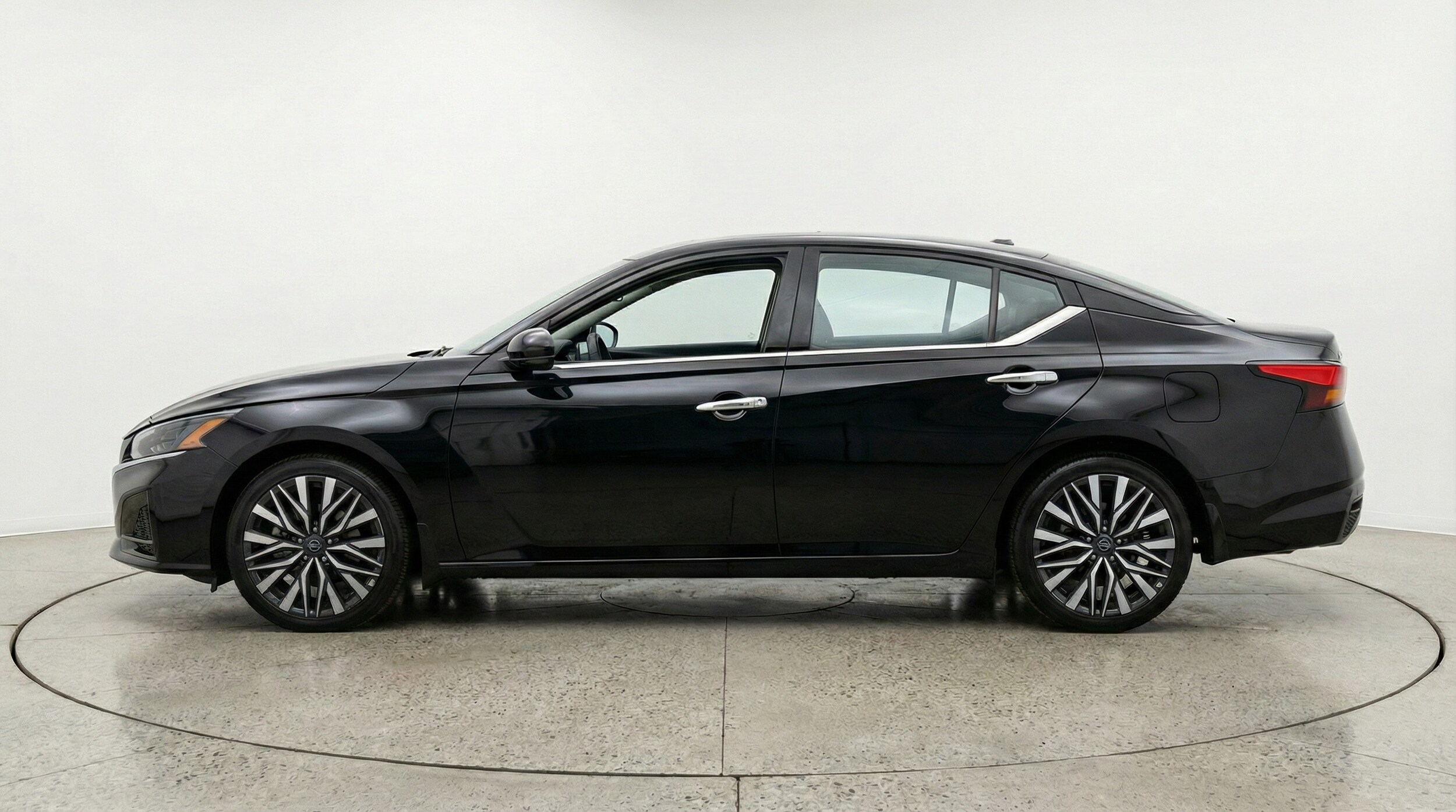 Thumbnail: 2025 Nissan Altima - 4