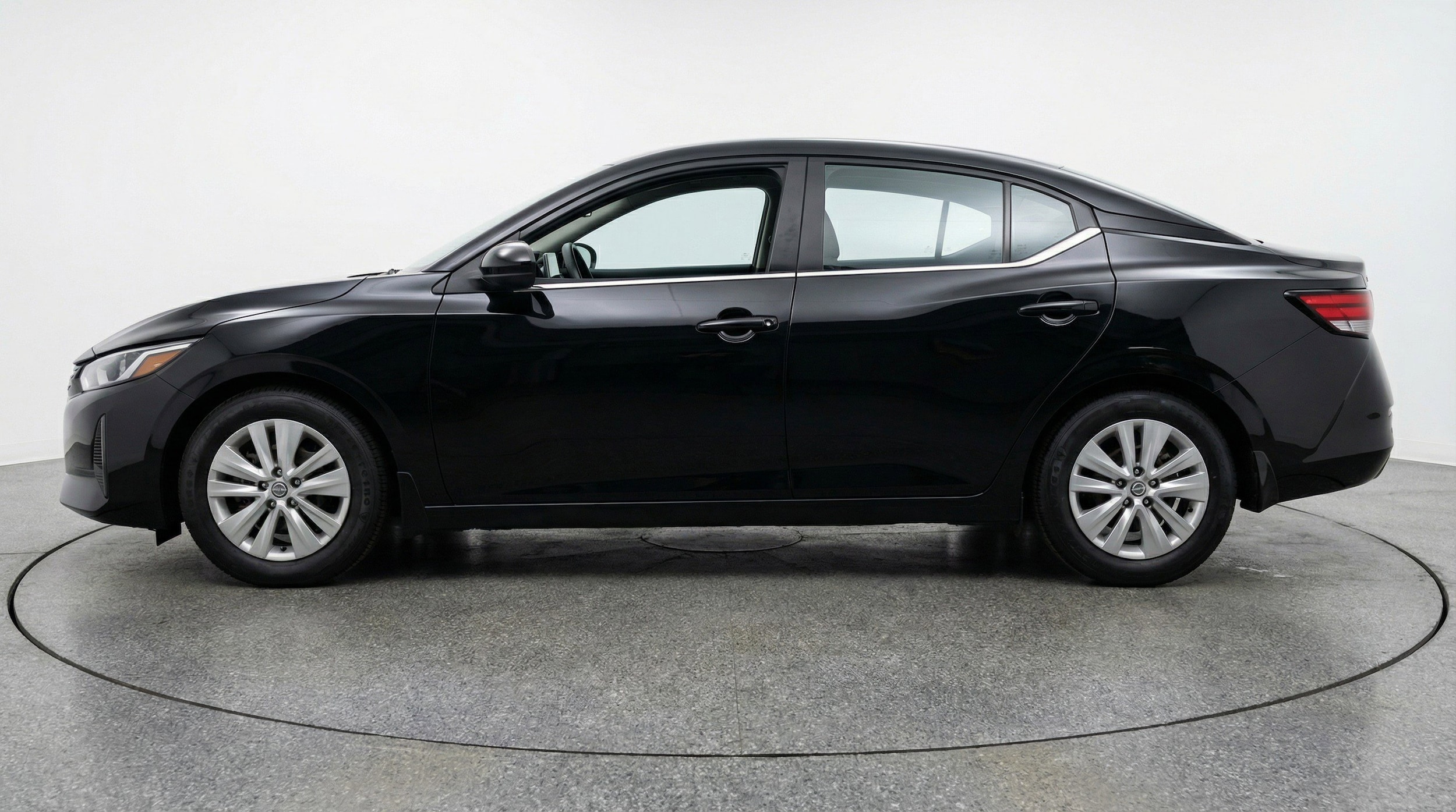 Thumbnail: 2025 Nissan Sentra - 5