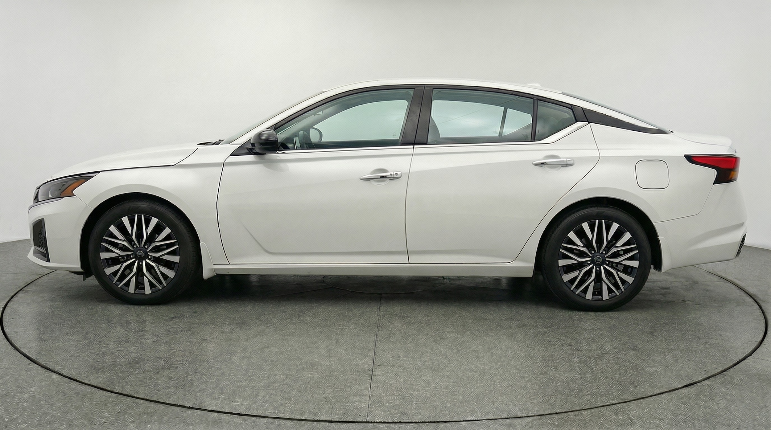 Thumbnail: 2025 Nissan Altima - 4