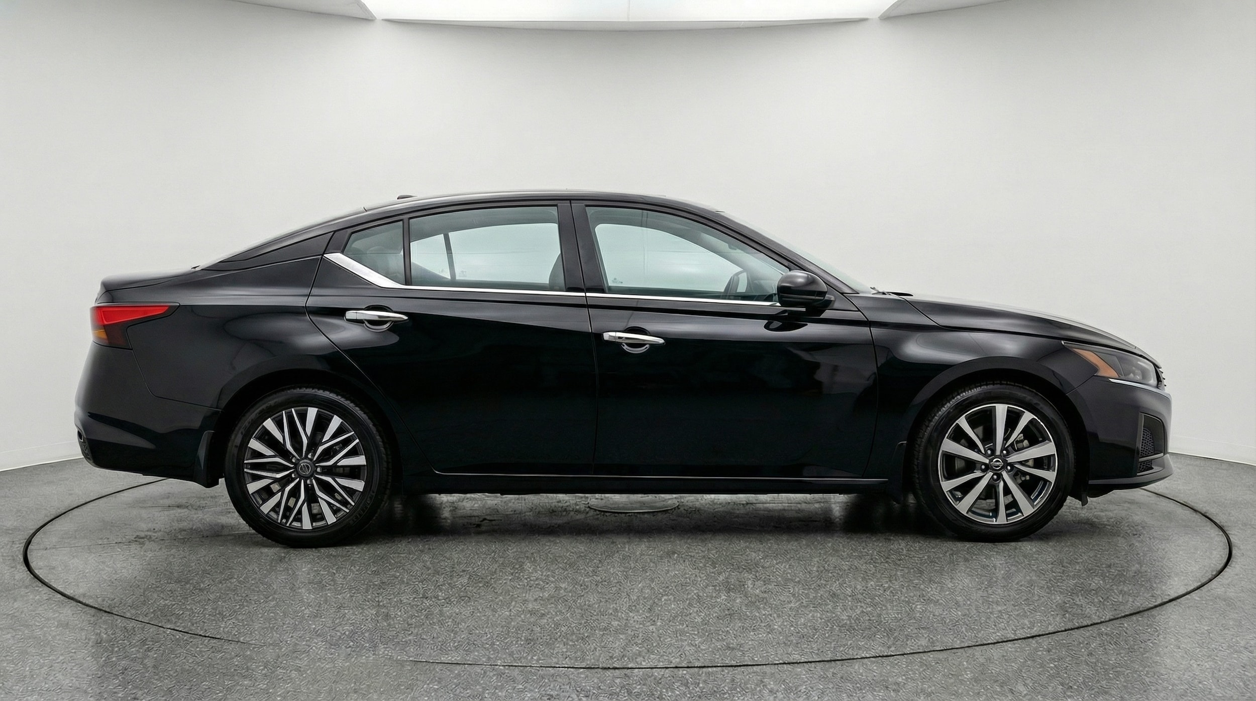 Thumbnail: 2025 Nissan Altima - 8