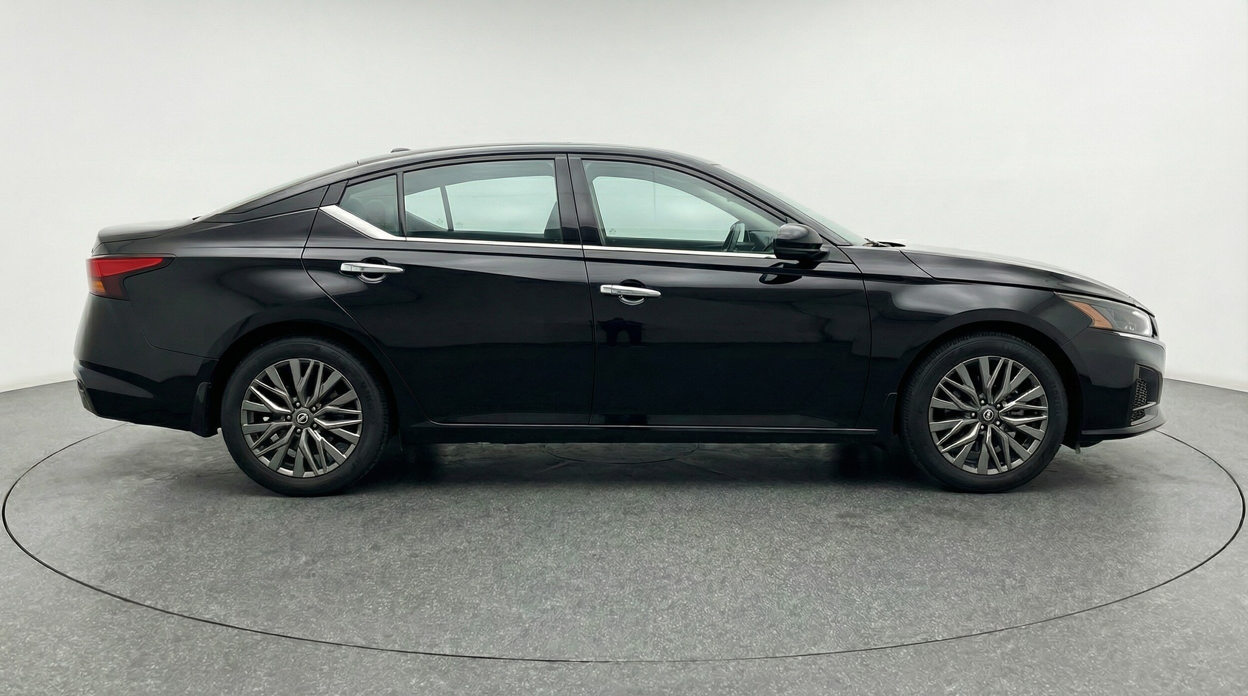 Thumbnail: 2025 Nissan Altima - 8