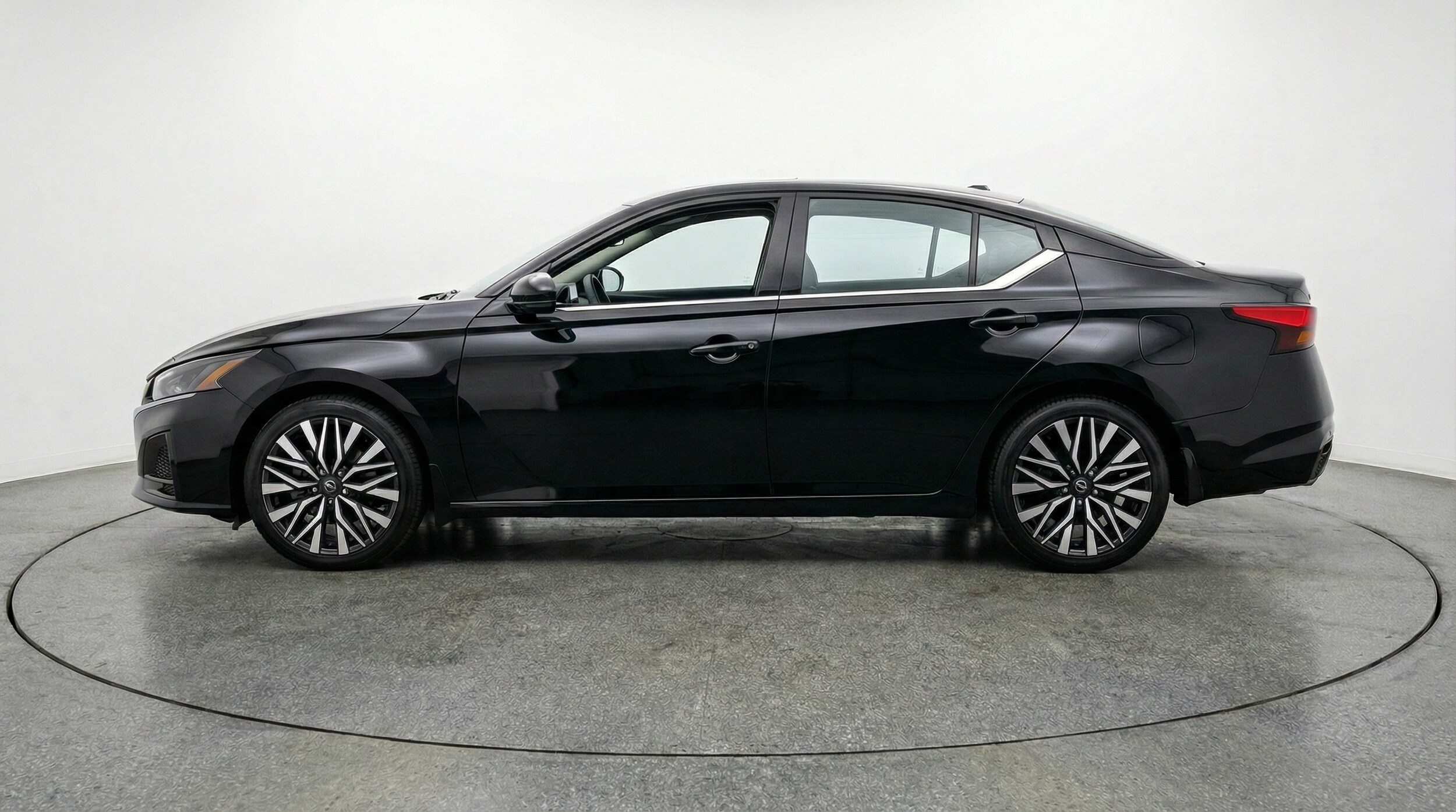 Thumbnail: 2025 Nissan Altima - 4