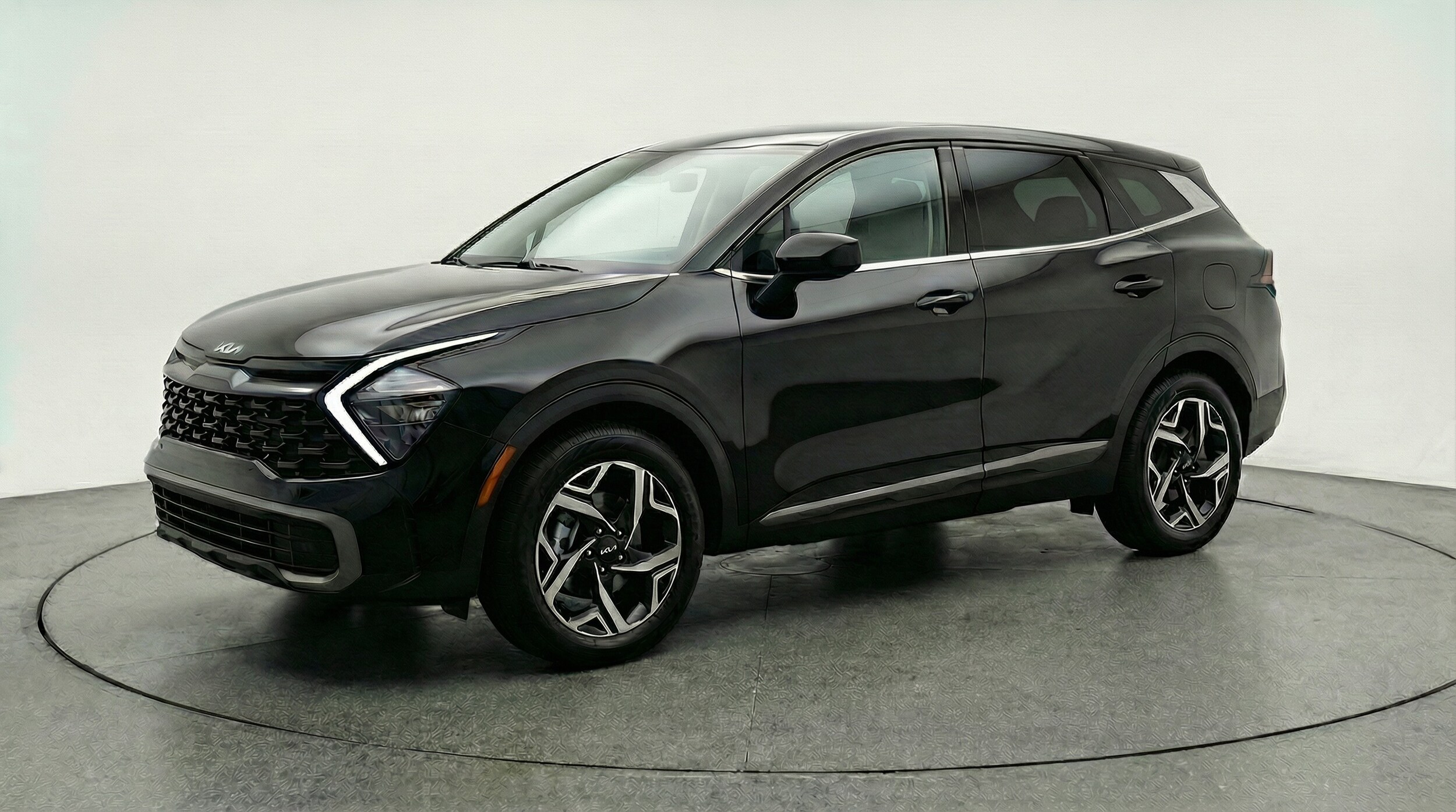 Thumbnail: 2025 Kia Sportage - 3