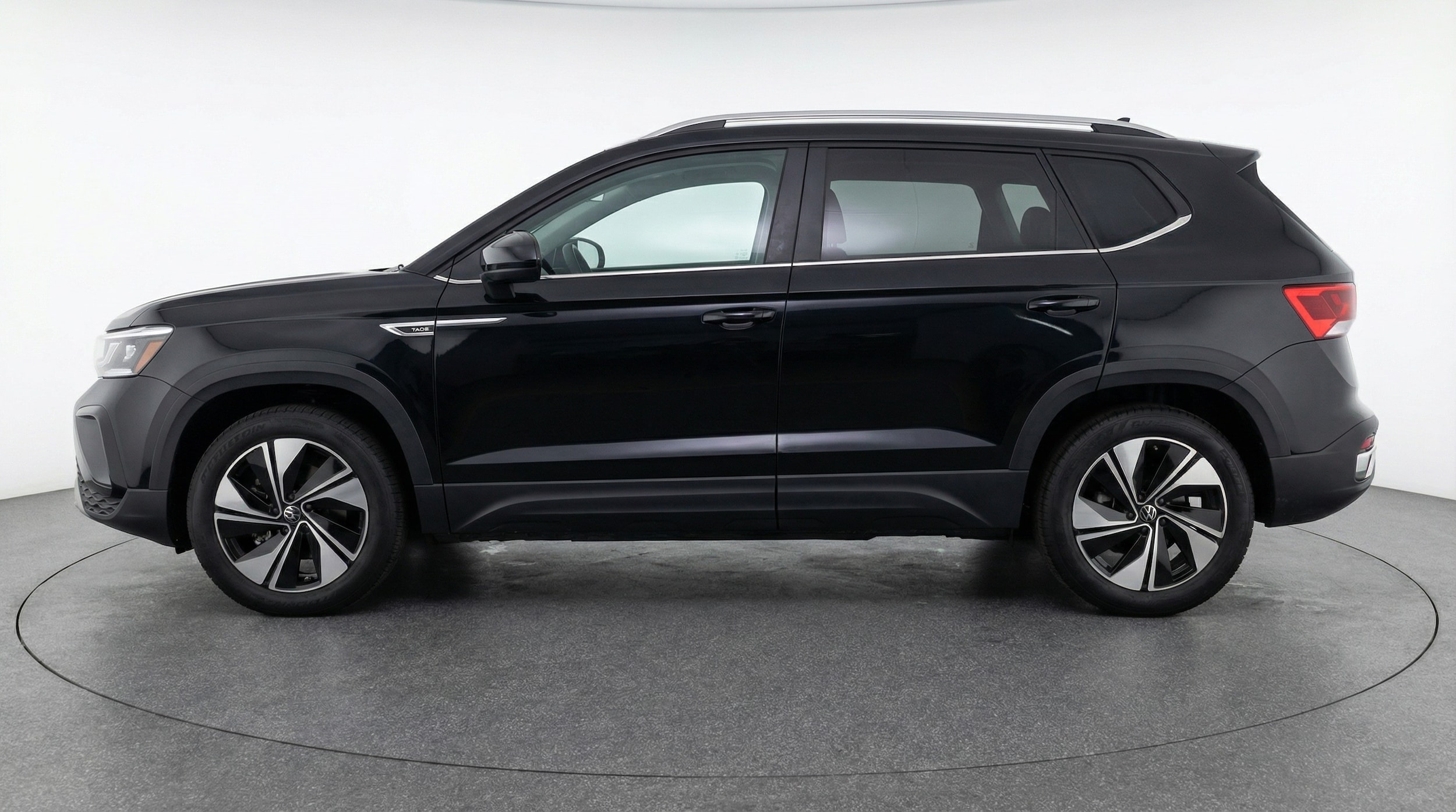 Thumbnail: 2025 Volkswagen Taos - 4