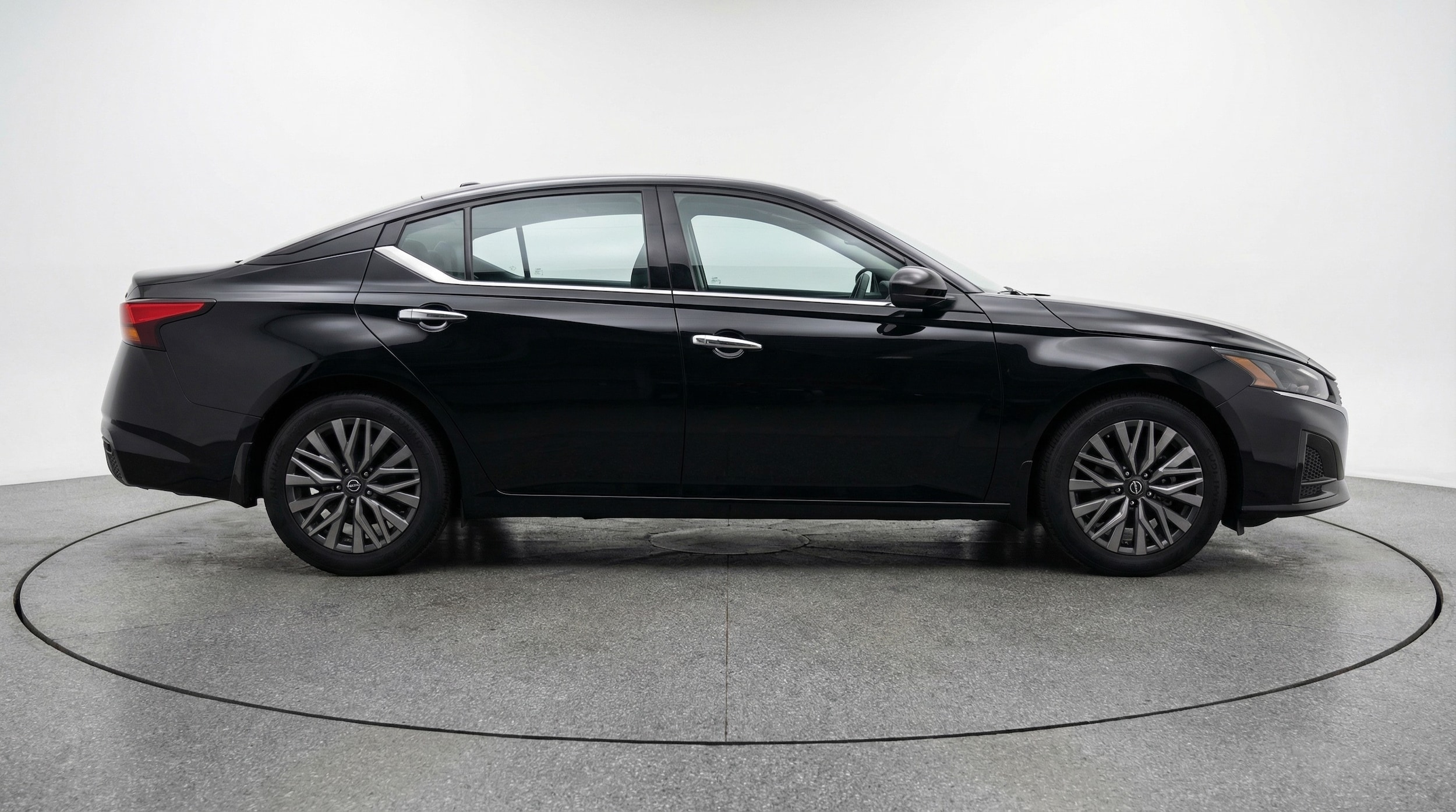 Thumbnail: 2025 Nissan Altima - 8