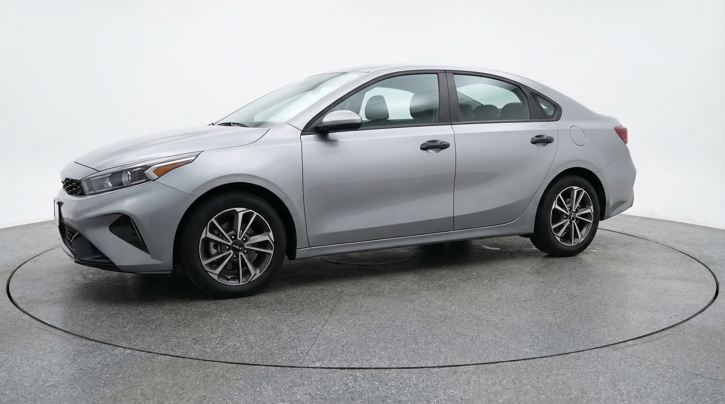 Thumbnail: 2024 Kia Forte - 3