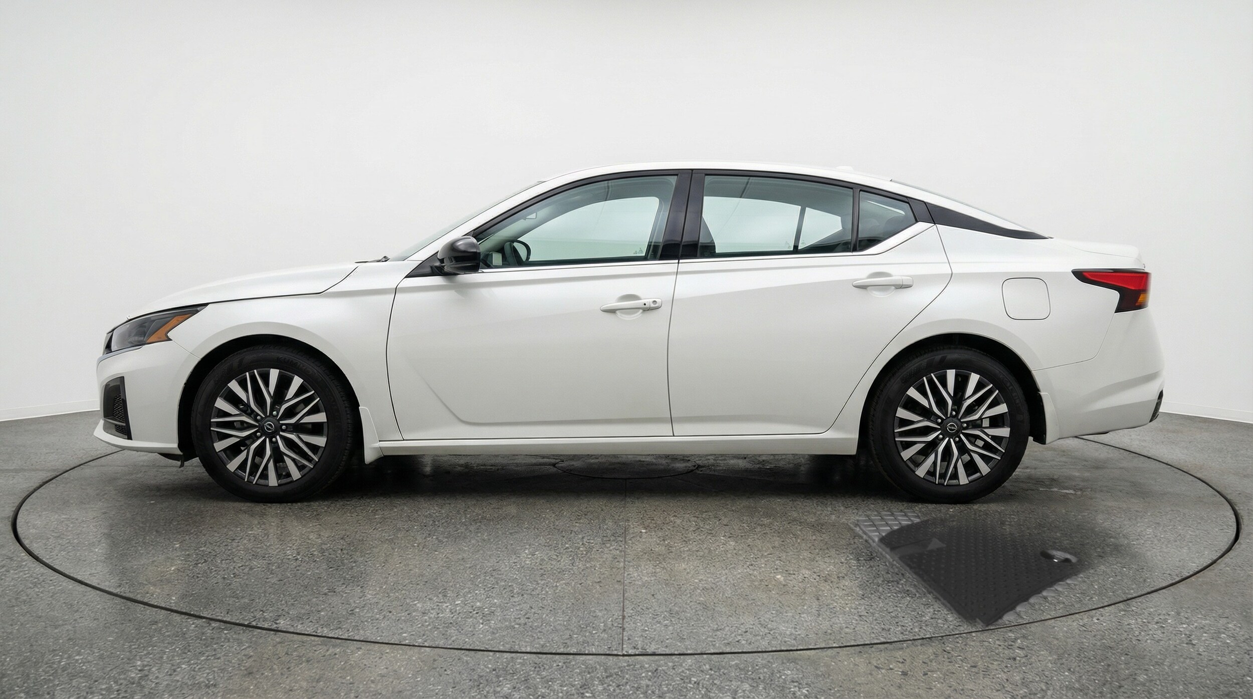 Thumbnail: 2025 Nissan Altima - 4