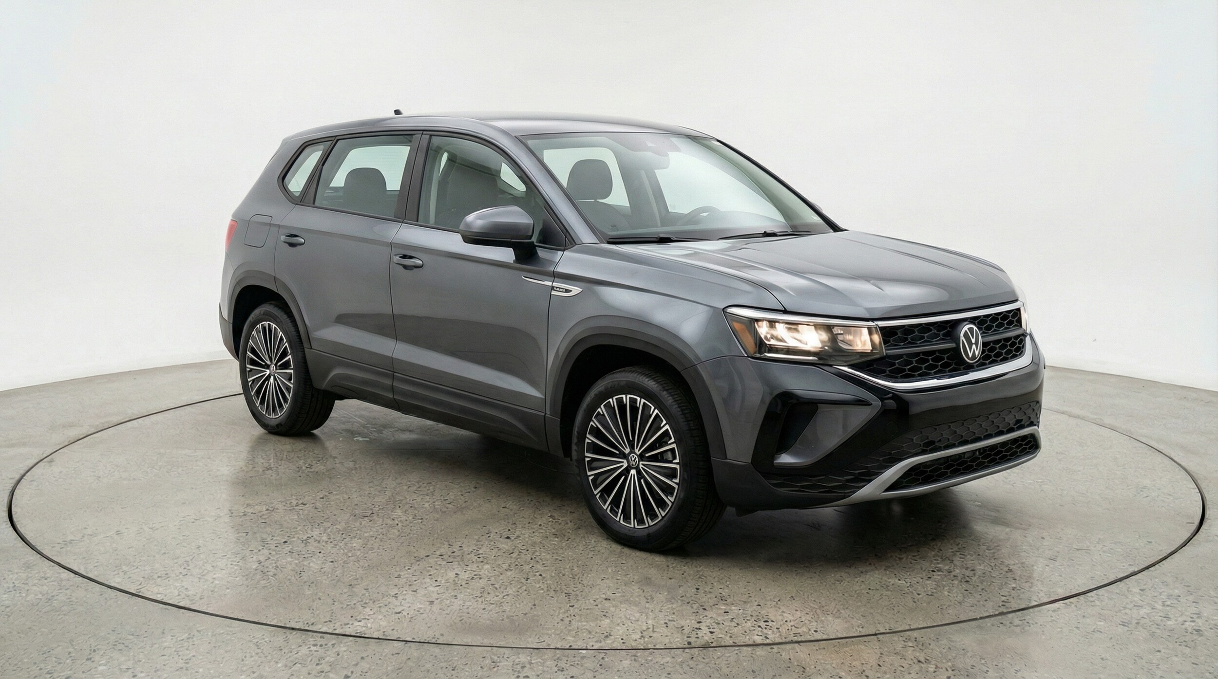 Thumbnail: 2025 Volkswagen Taos - 1