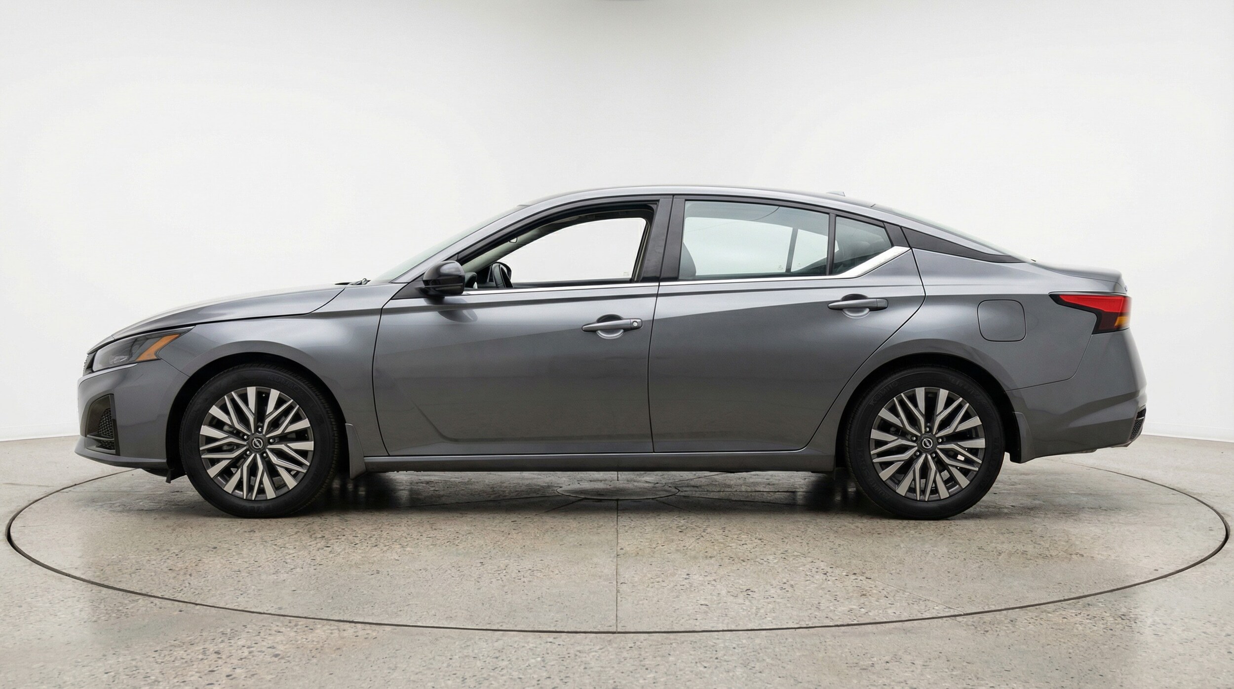 Thumbnail: 2025 Nissan Altima - 4