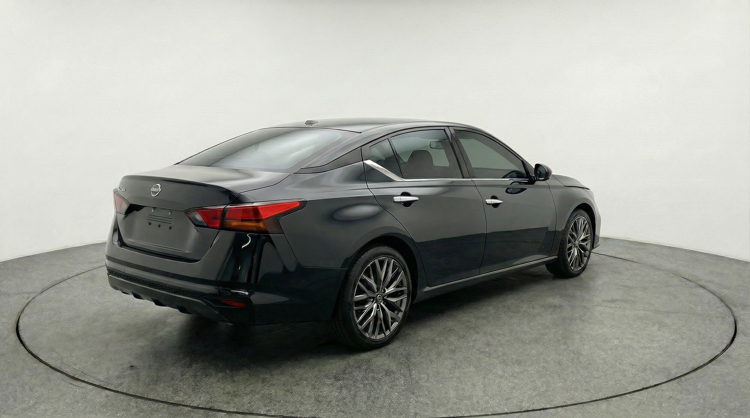 Thumbnail: 2025 Nissan Altima - 9