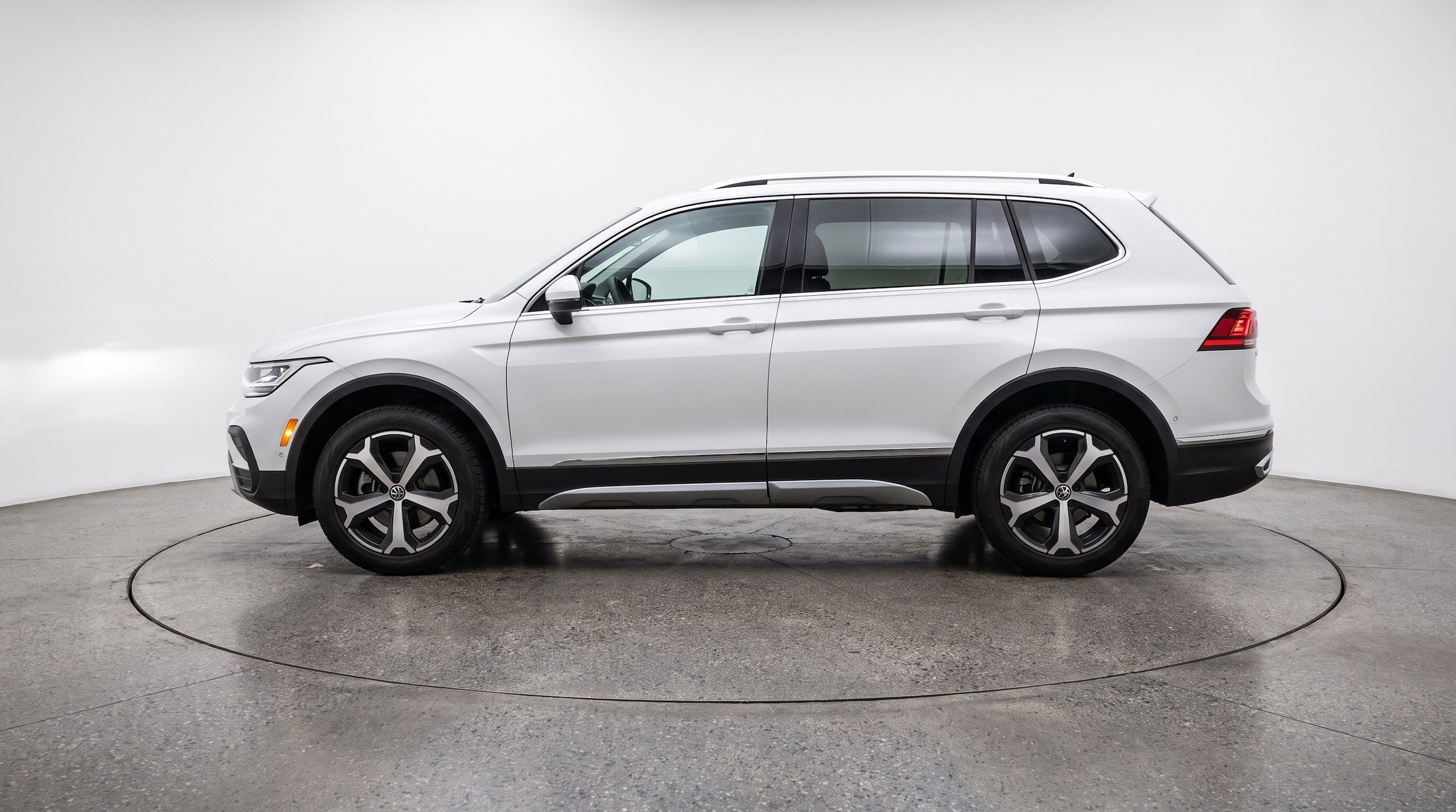 Thumbnail: 2026 Volkswagen Tiguan - 5