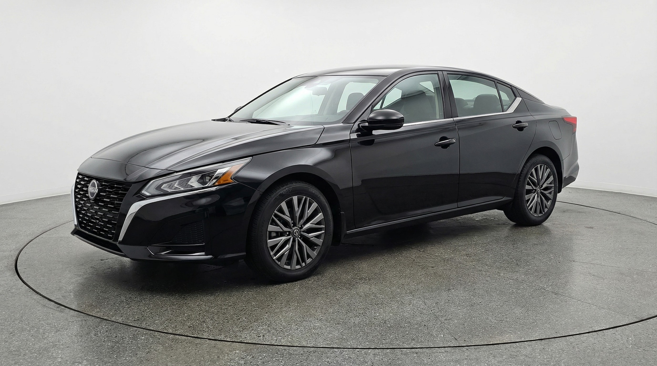 Thumbnail: 2025 Nissan Altima - 3