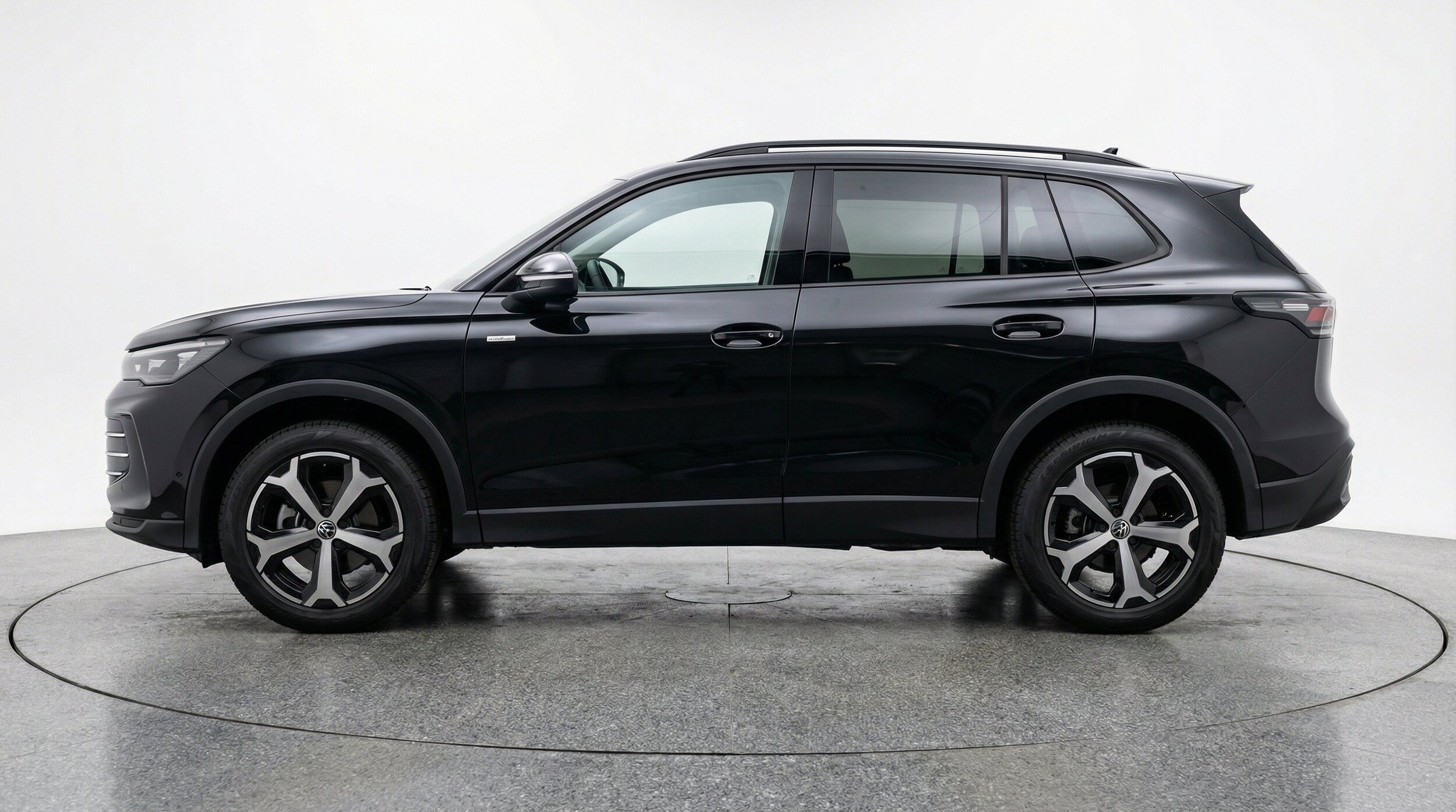 Thumbnail: 2026 Volkswagen Tiguan - 5