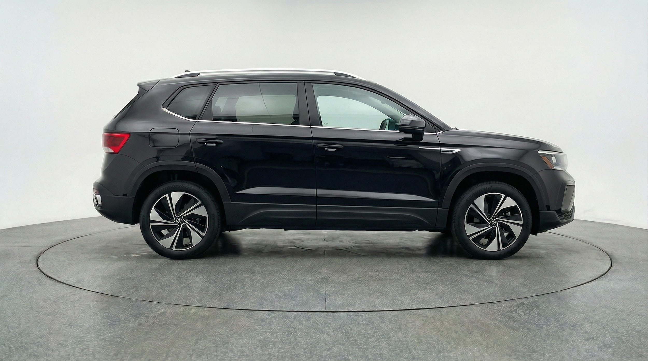 Thumbnail: 2025 Volkswagen Taos - 8