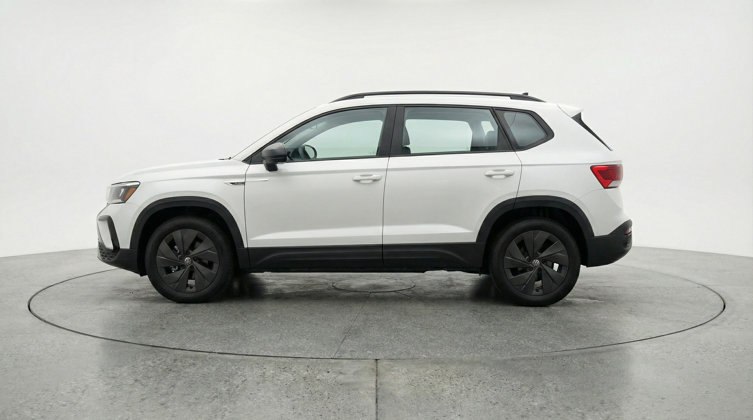 Thumbnail: 2025 Volkswagen Taos - 4