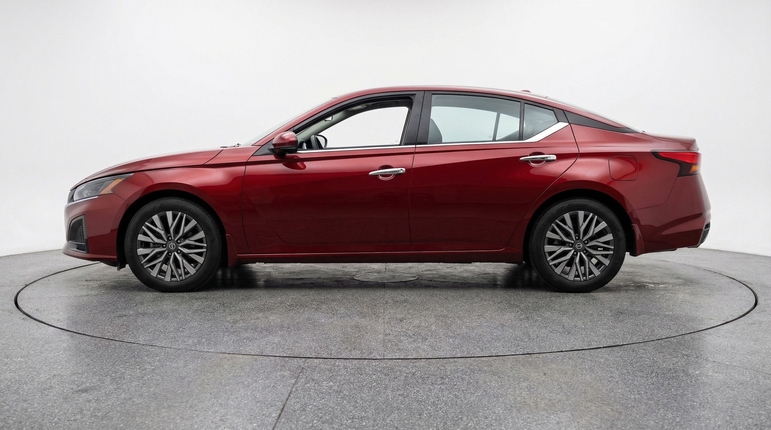 Thumbnail: 2025 Nissan Altima - 4