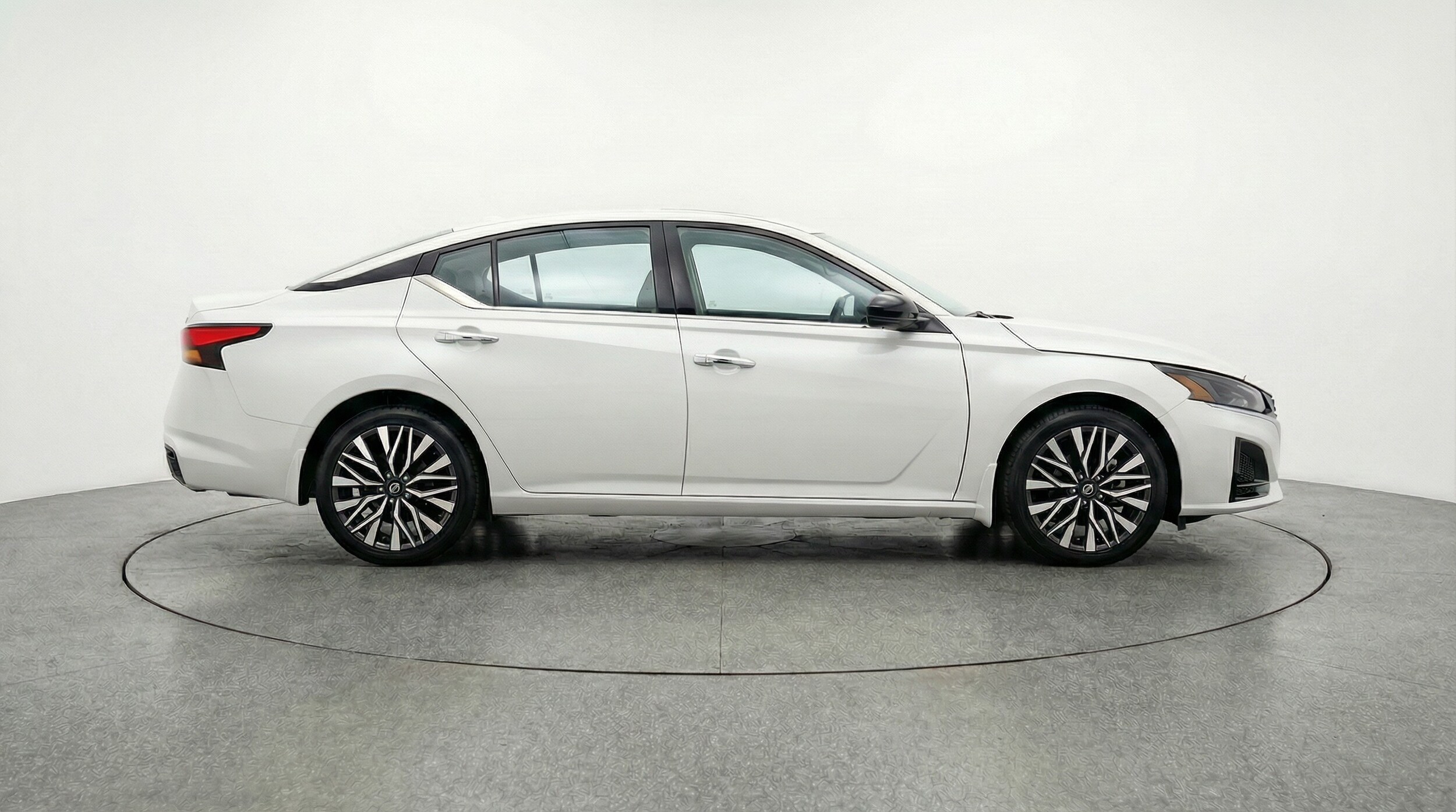 Thumbnail: 2025 Nissan Altima - 8