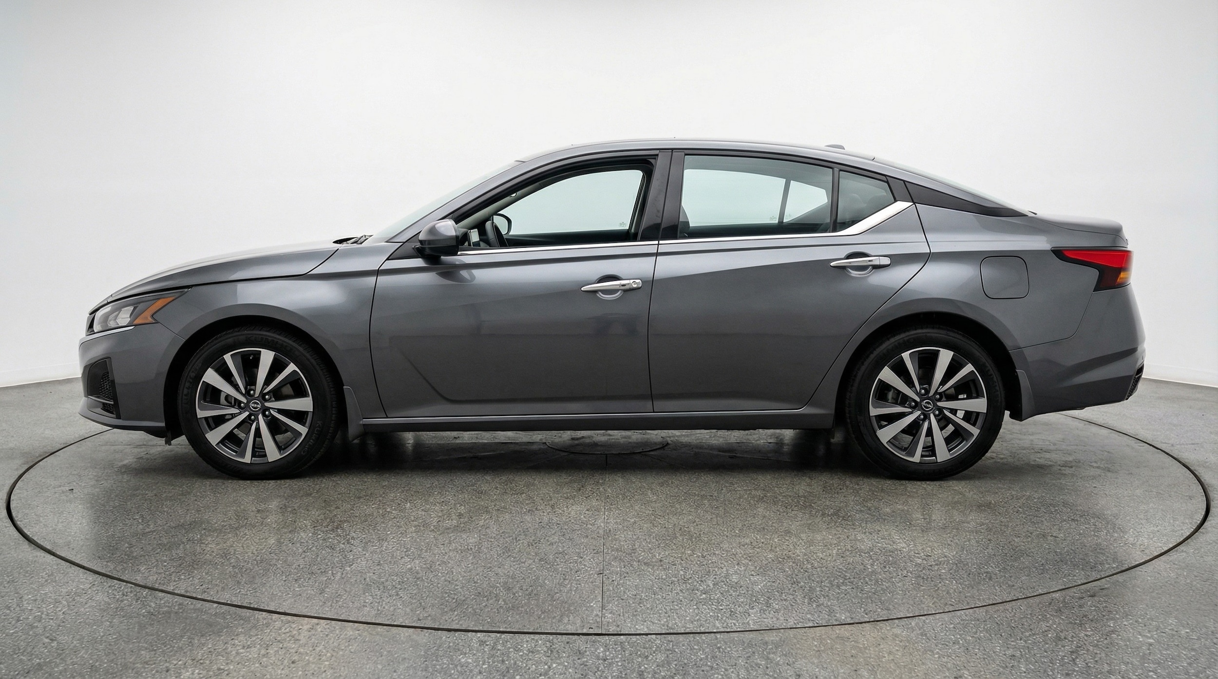 Thumbnail: 2025 Nissan Altima - 4