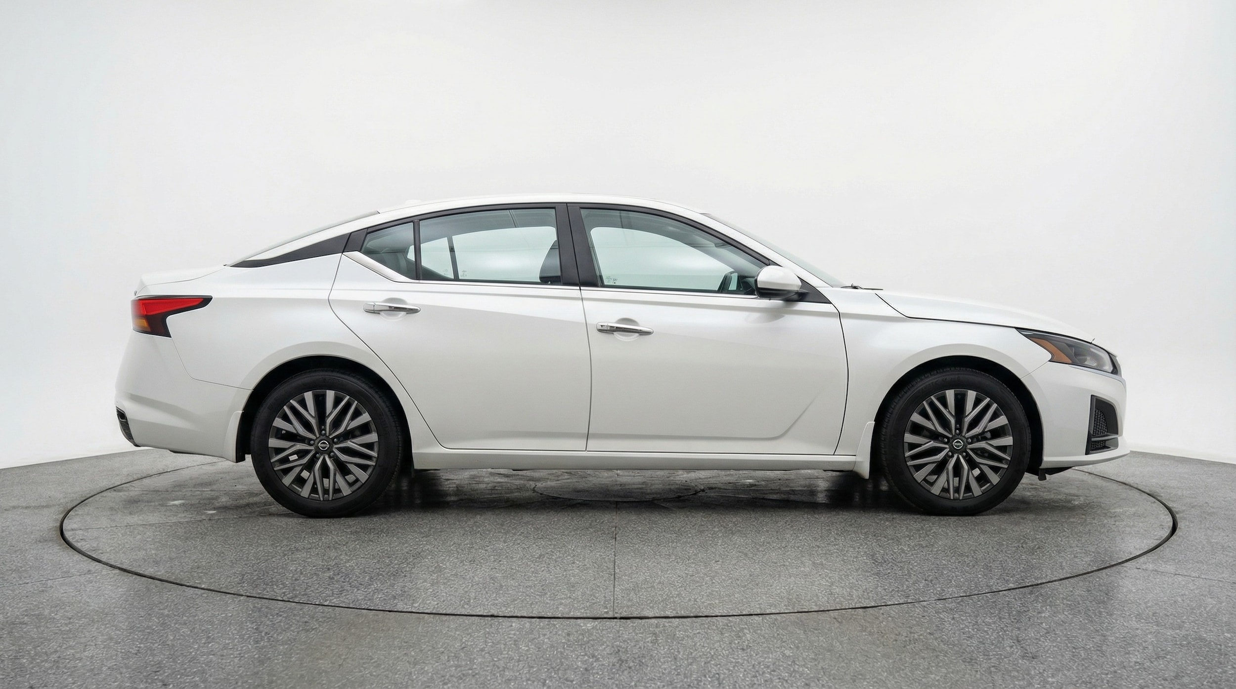 Thumbnail: 2025 Nissan Altima - 8