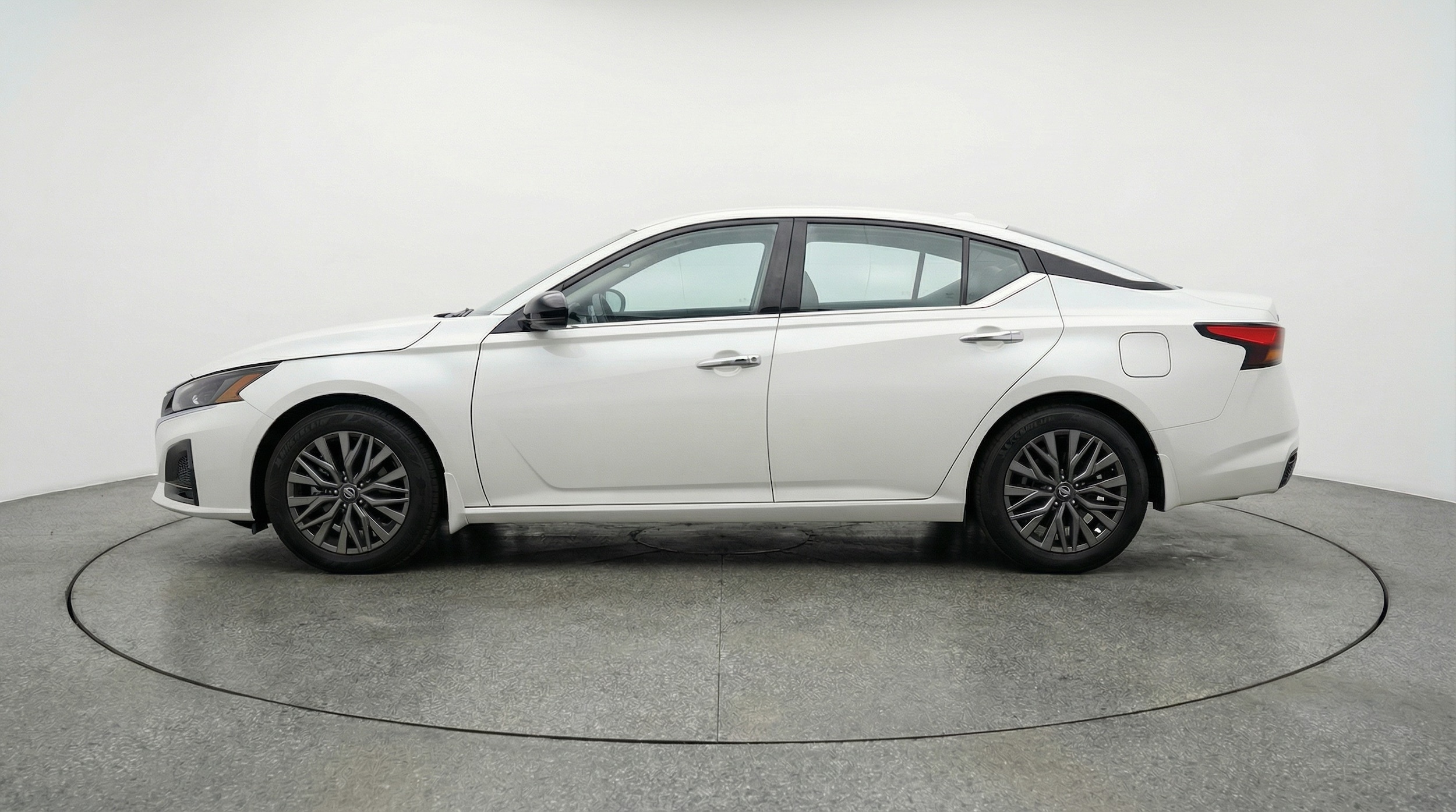 Thumbnail: 2025 Nissan Altima - 4