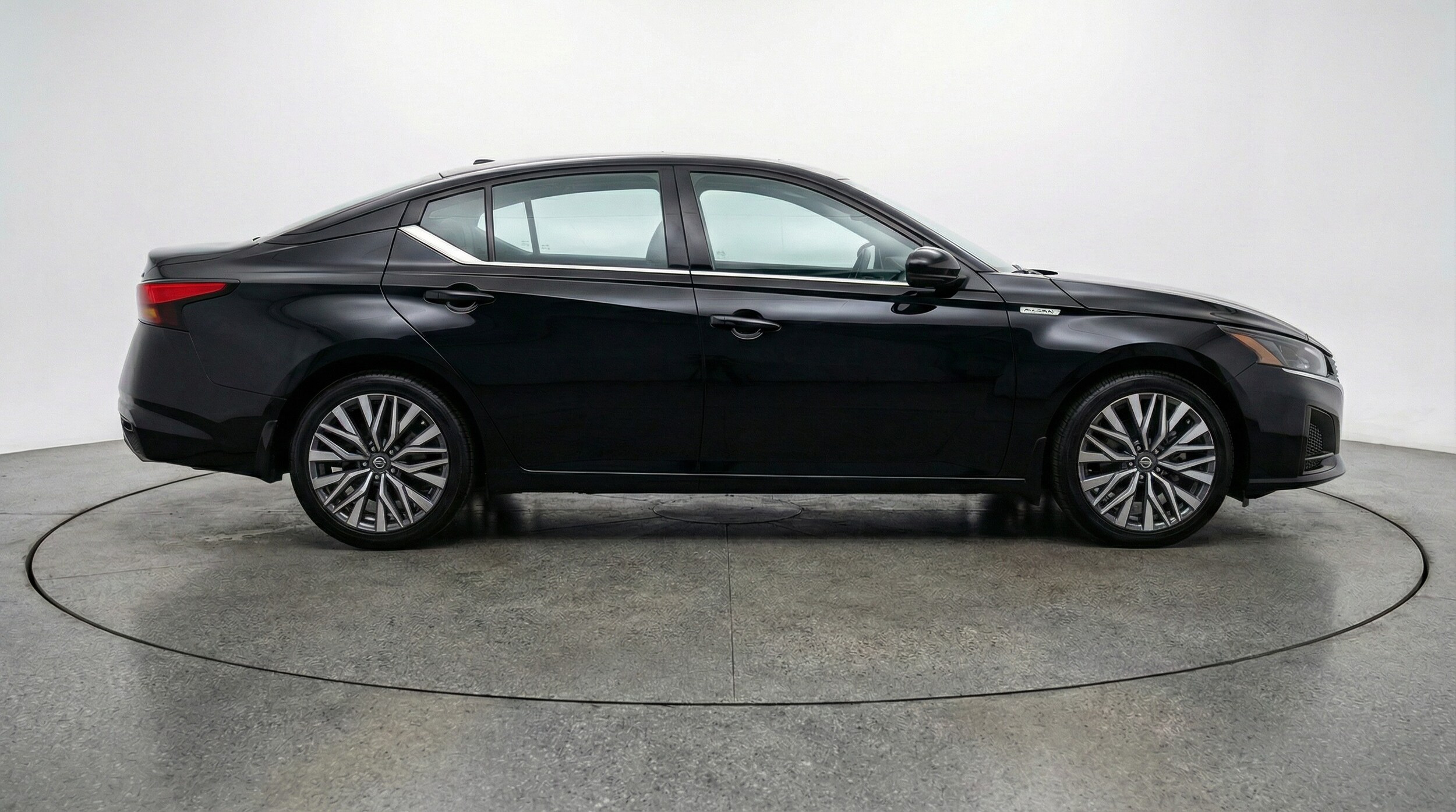 Thumbnail: 2025 Nissan Altima - 8