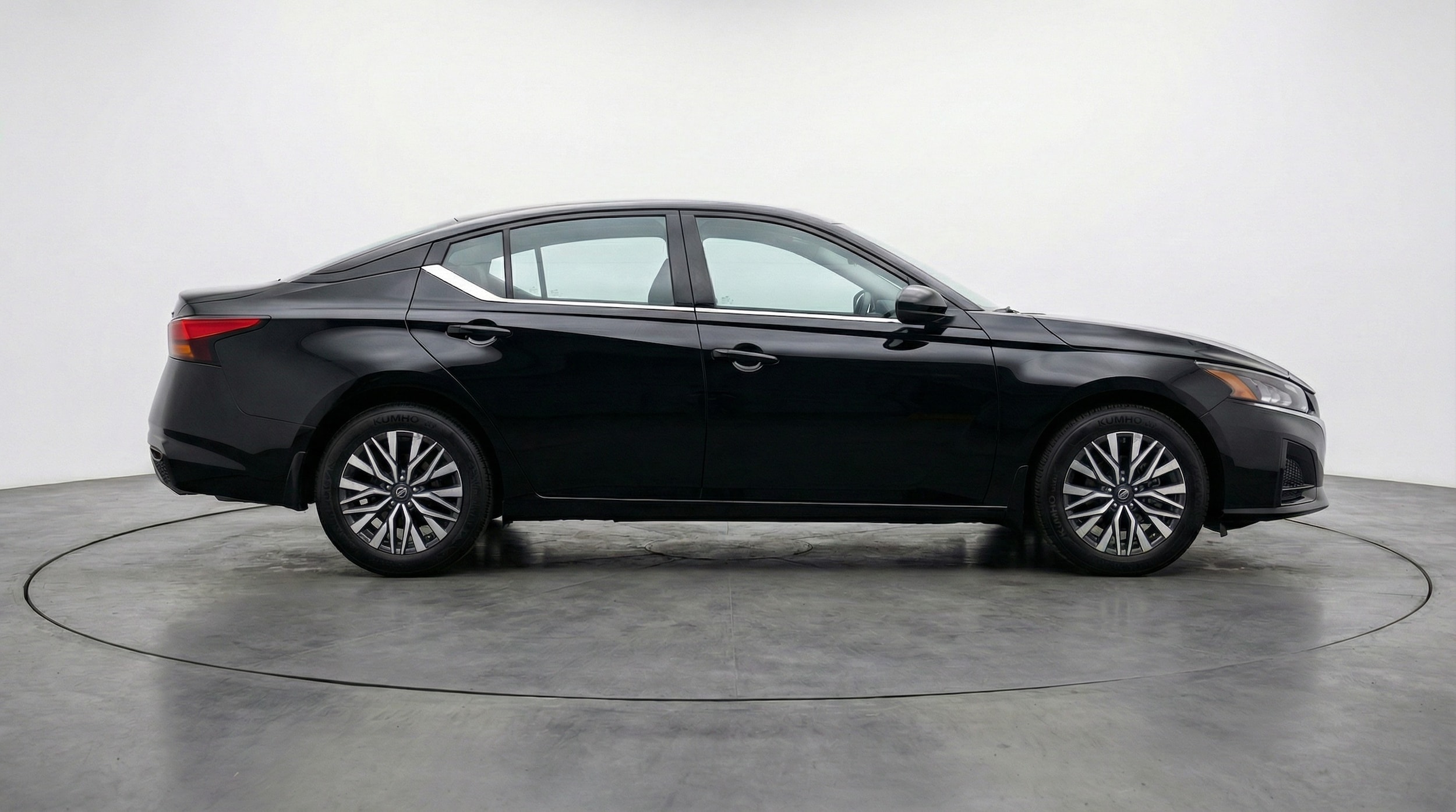 Thumbnail: 2025 Nissan Altima - 8