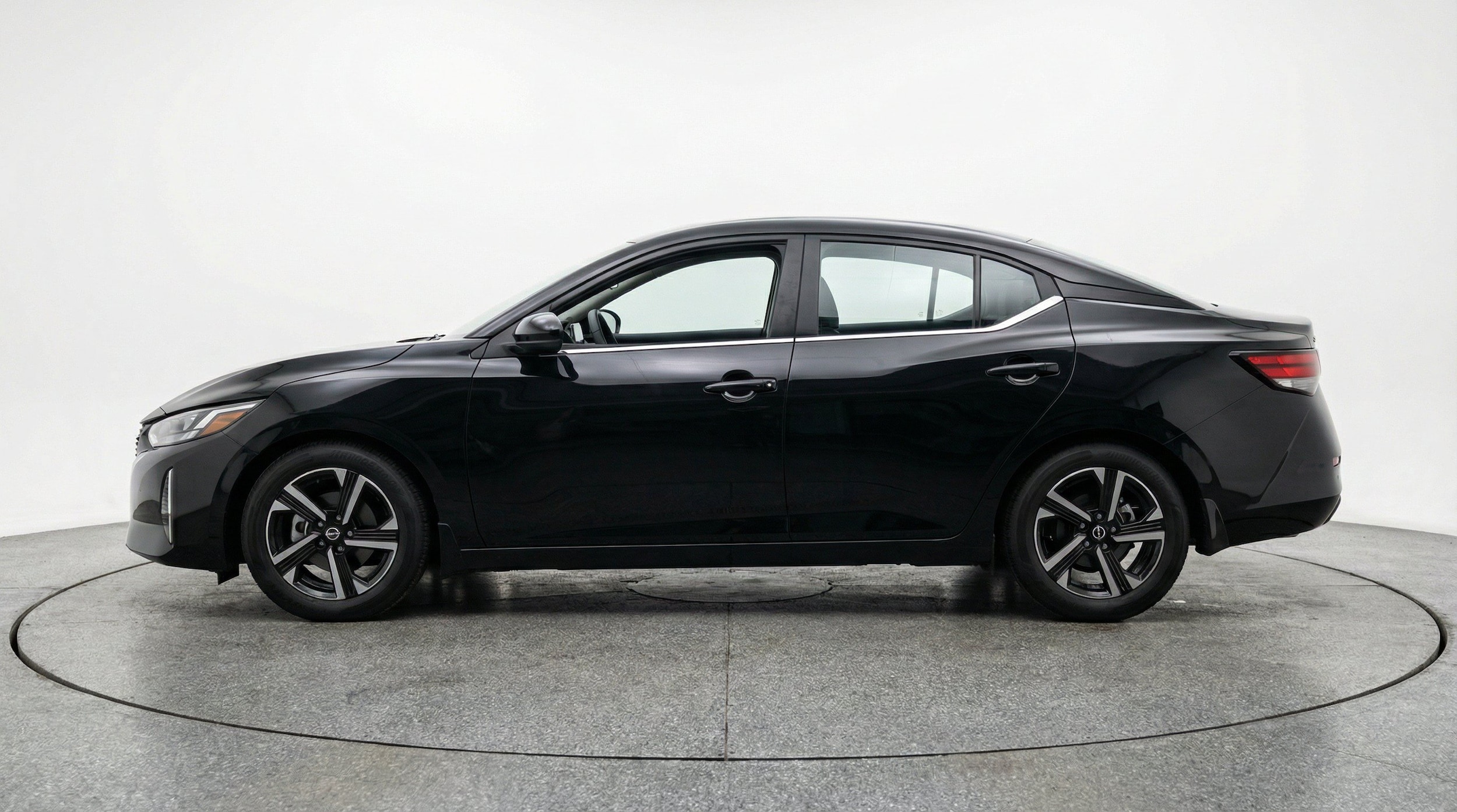 Thumbnail: 2025 Nissan Sentra - 5