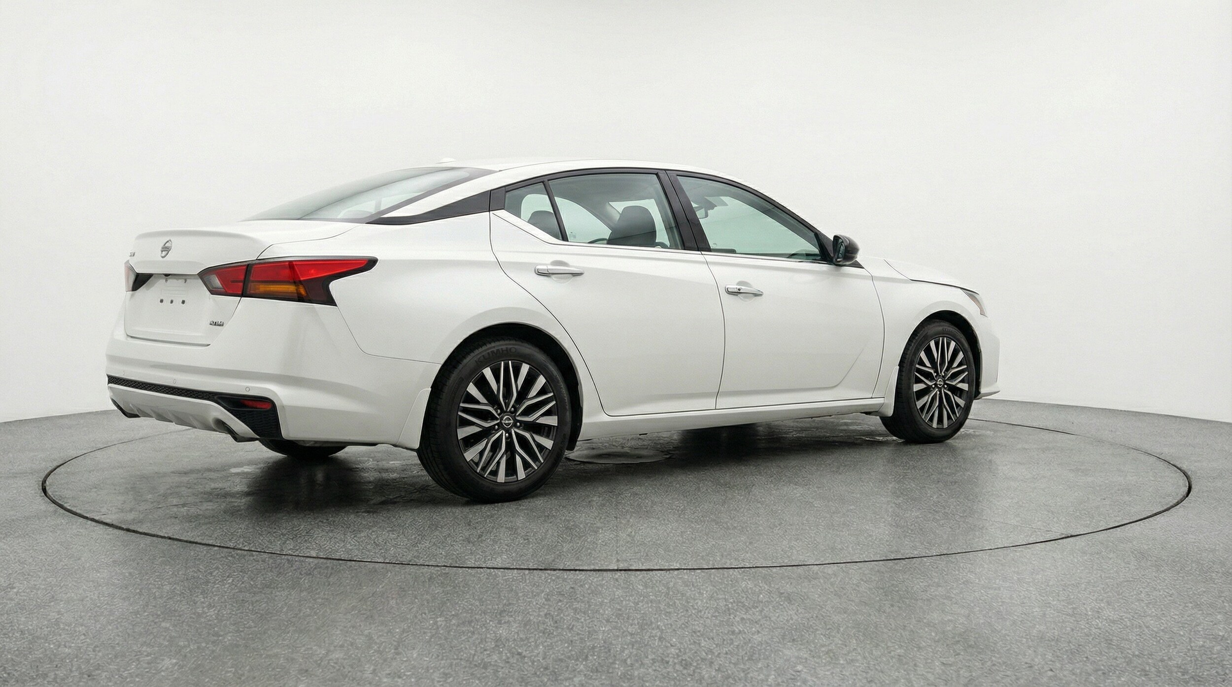 Thumbnail: 2025 Nissan Altima - 9