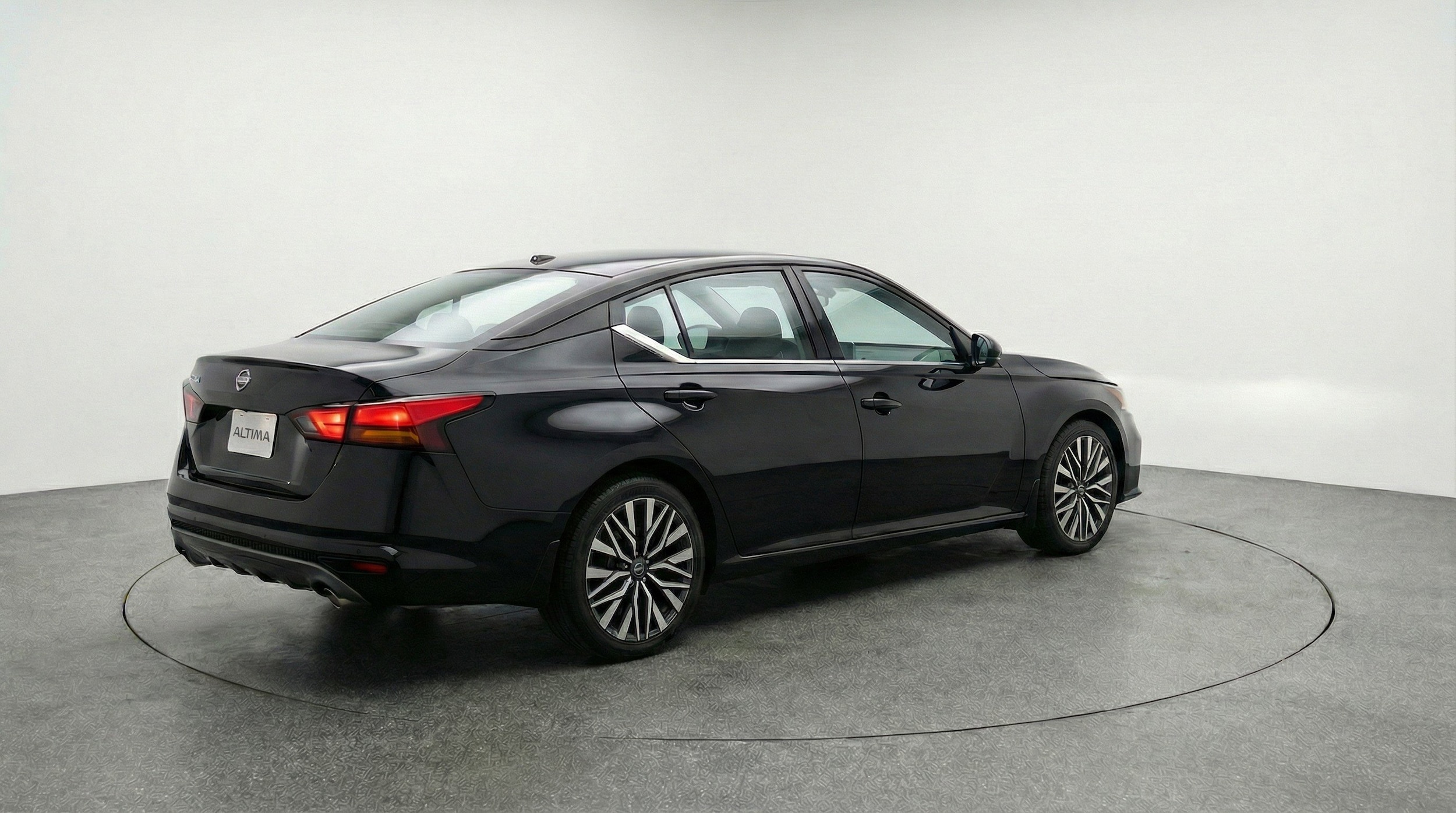 Thumbnail: 2025 Nissan Altima - 9