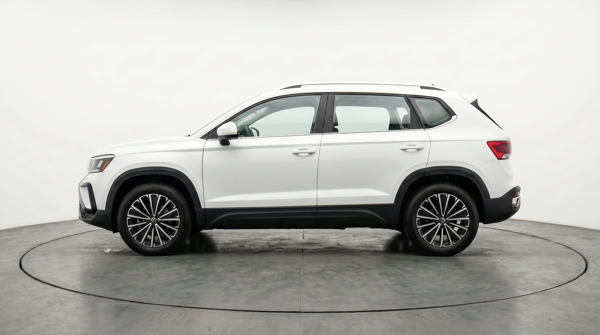 Thumbnail: 2026 Volkswagen Taos - 5