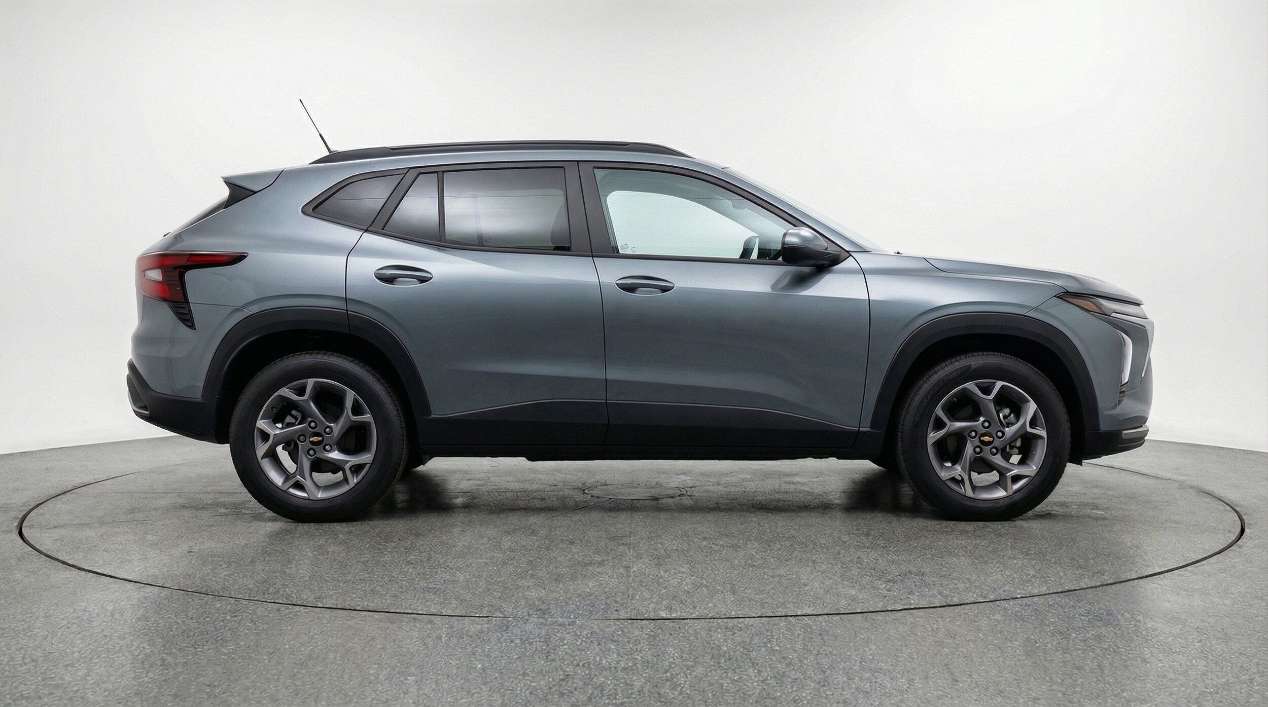 Thumbnail: 2025 Chevrolet Trax - 8