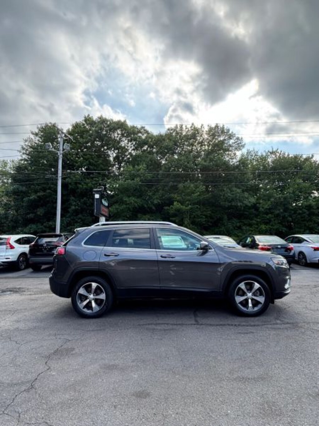 Used 2019 Jeep Cherokee Limited 4x4 SUV