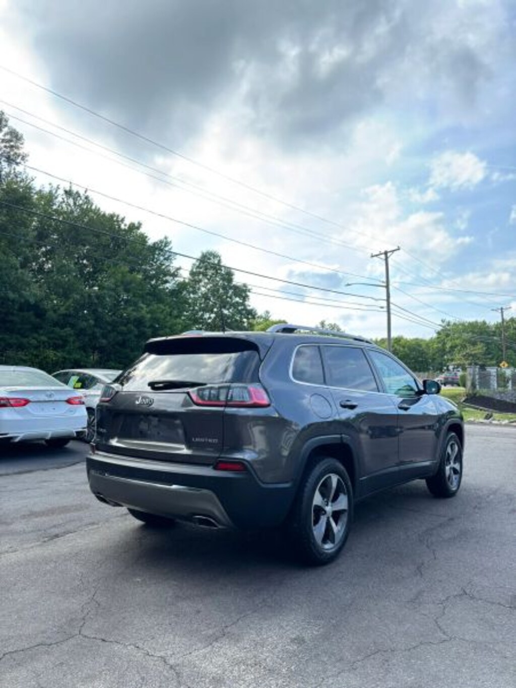 Used 2019 Jeep Cherokee Limited 4x4 SUV