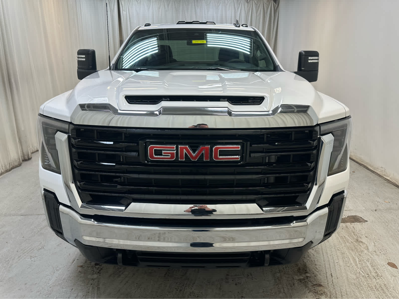 2025 Gmc Sierra 2500 HD Pro photo 2