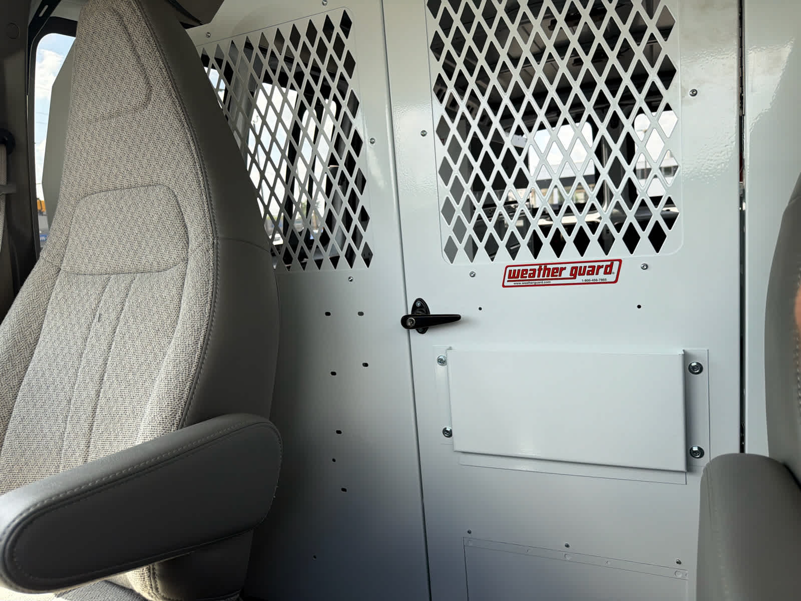 2025 GMC Savana Cargo Work Van - Photo 23